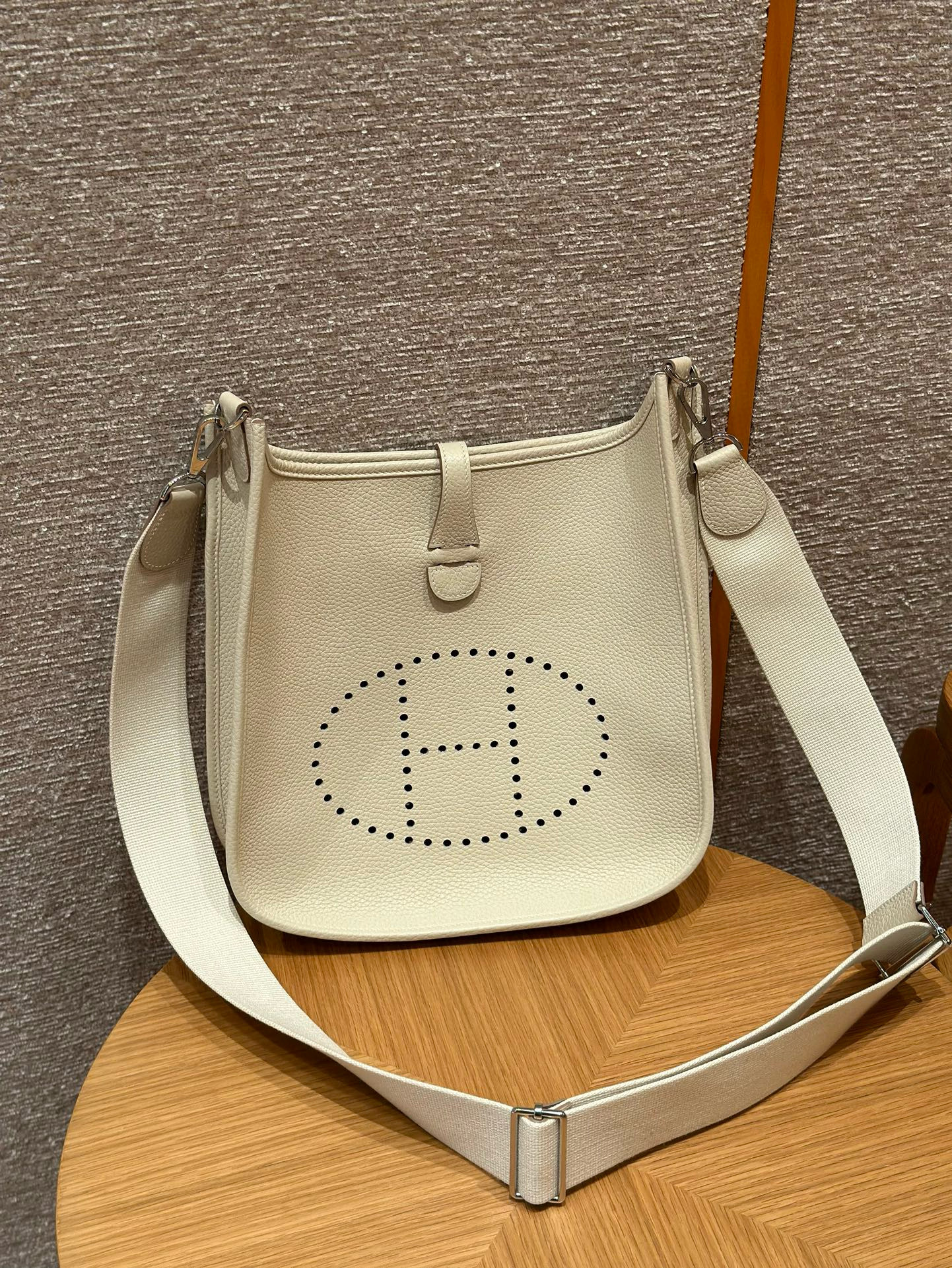 에르메스 Hermes Evelyne 29cm clemence 10 Craie/silver