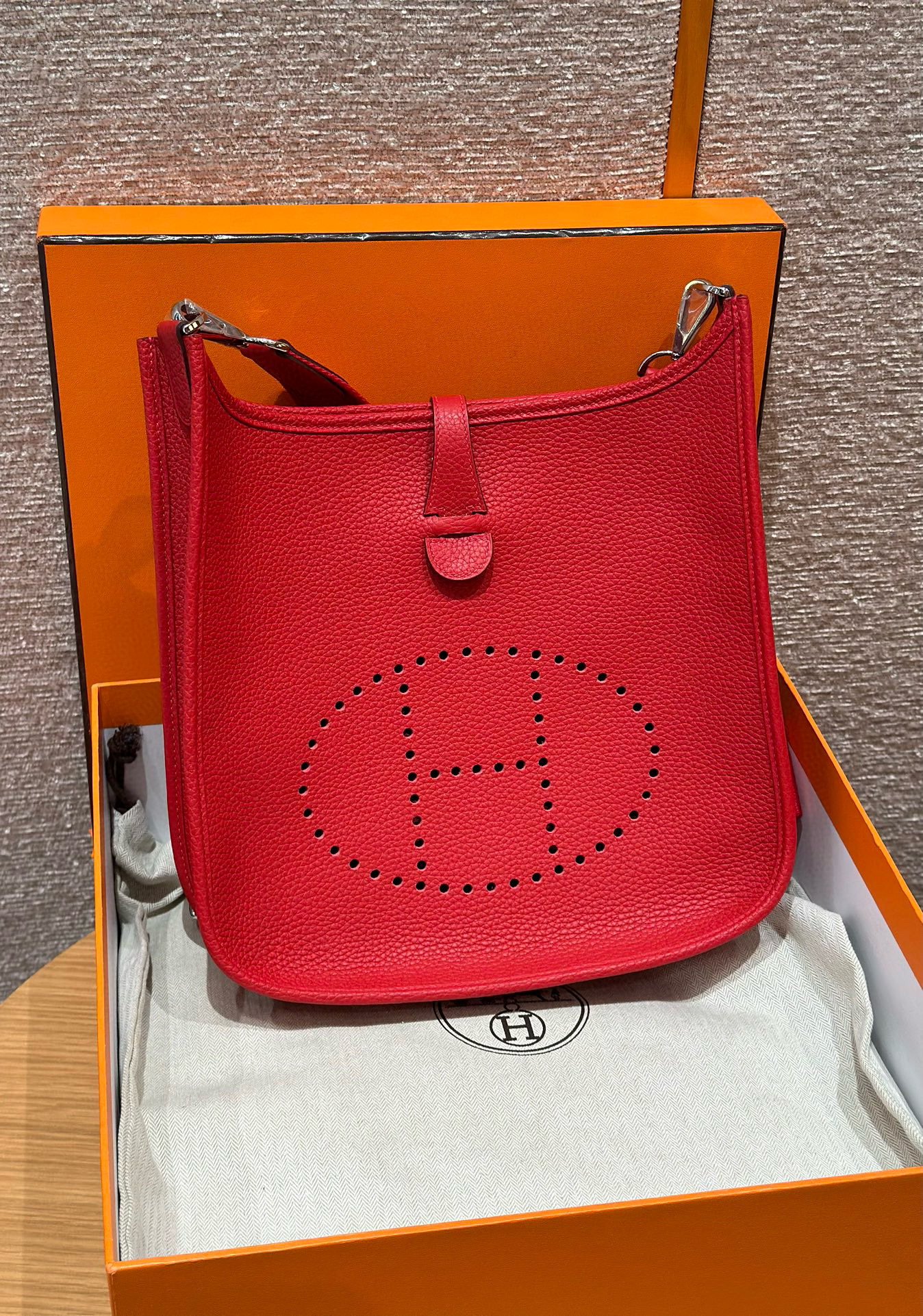 에르메스 Hermes Evelyne 29cm clemence Q5 Rouge casaque/gold