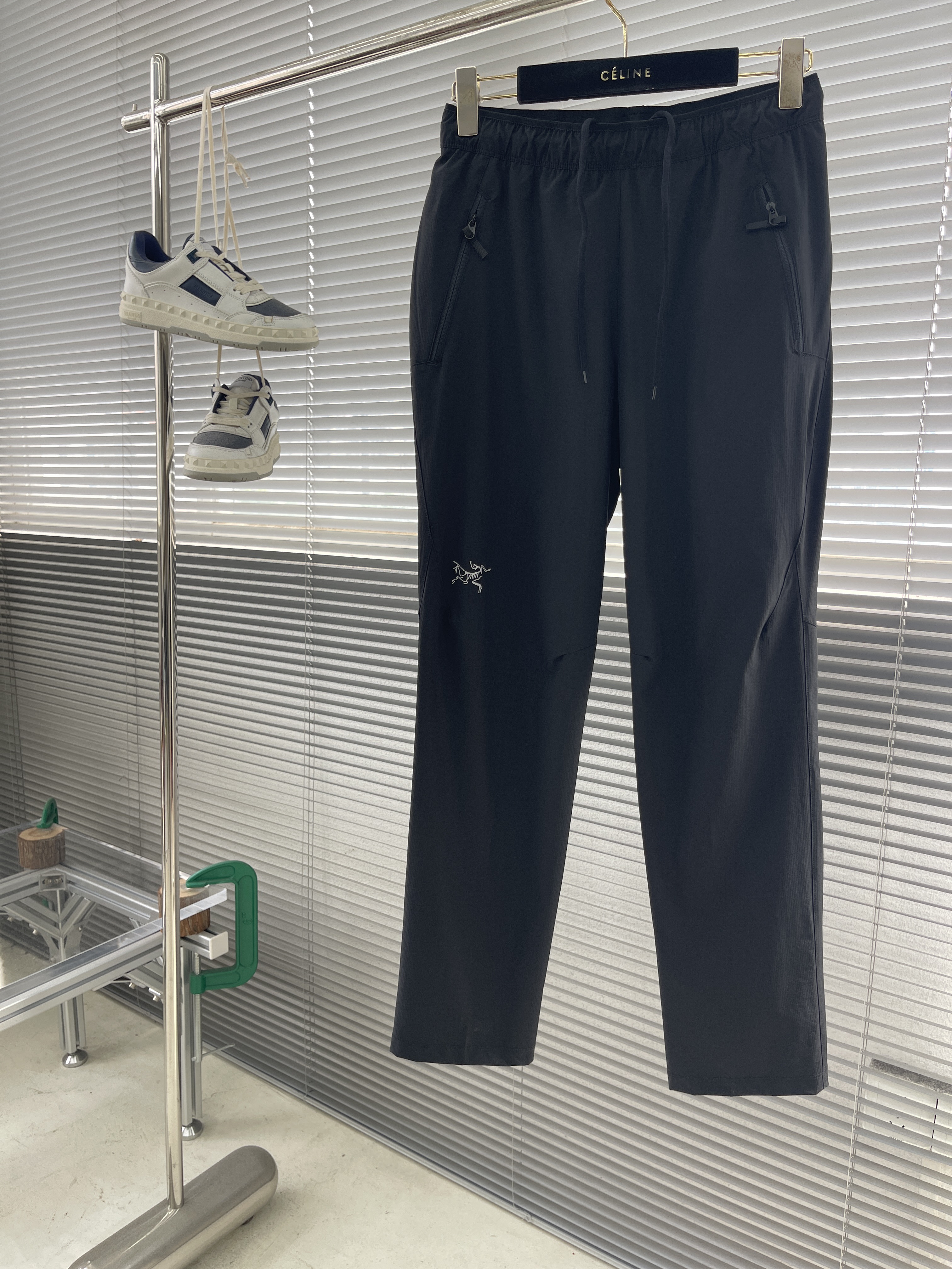 아크테릭스 ARC'TERYX 바지