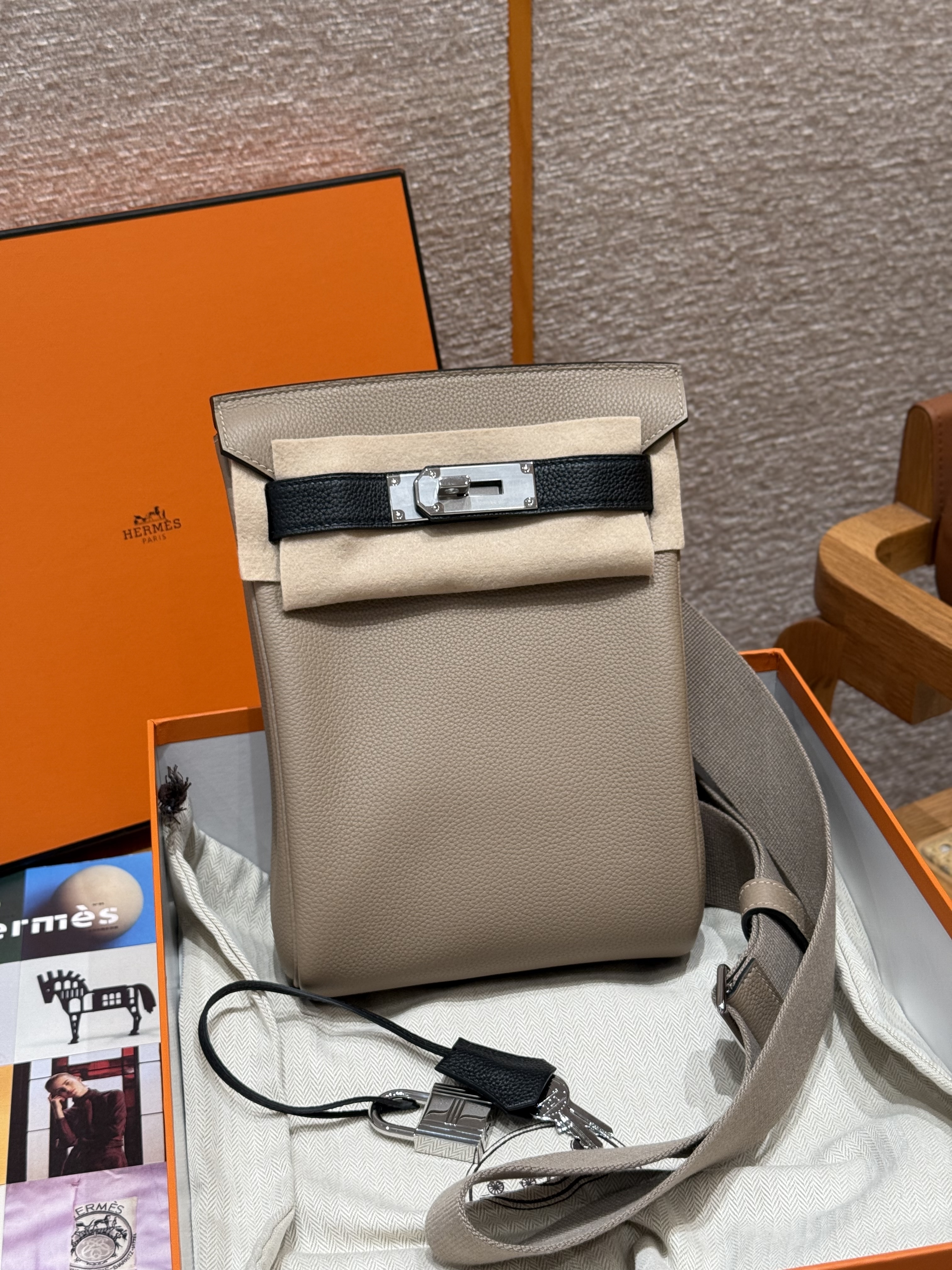 에르메스 Hermes Hac a dos 28cm Togo 81 Girs tourterlle and 89 noir/silver