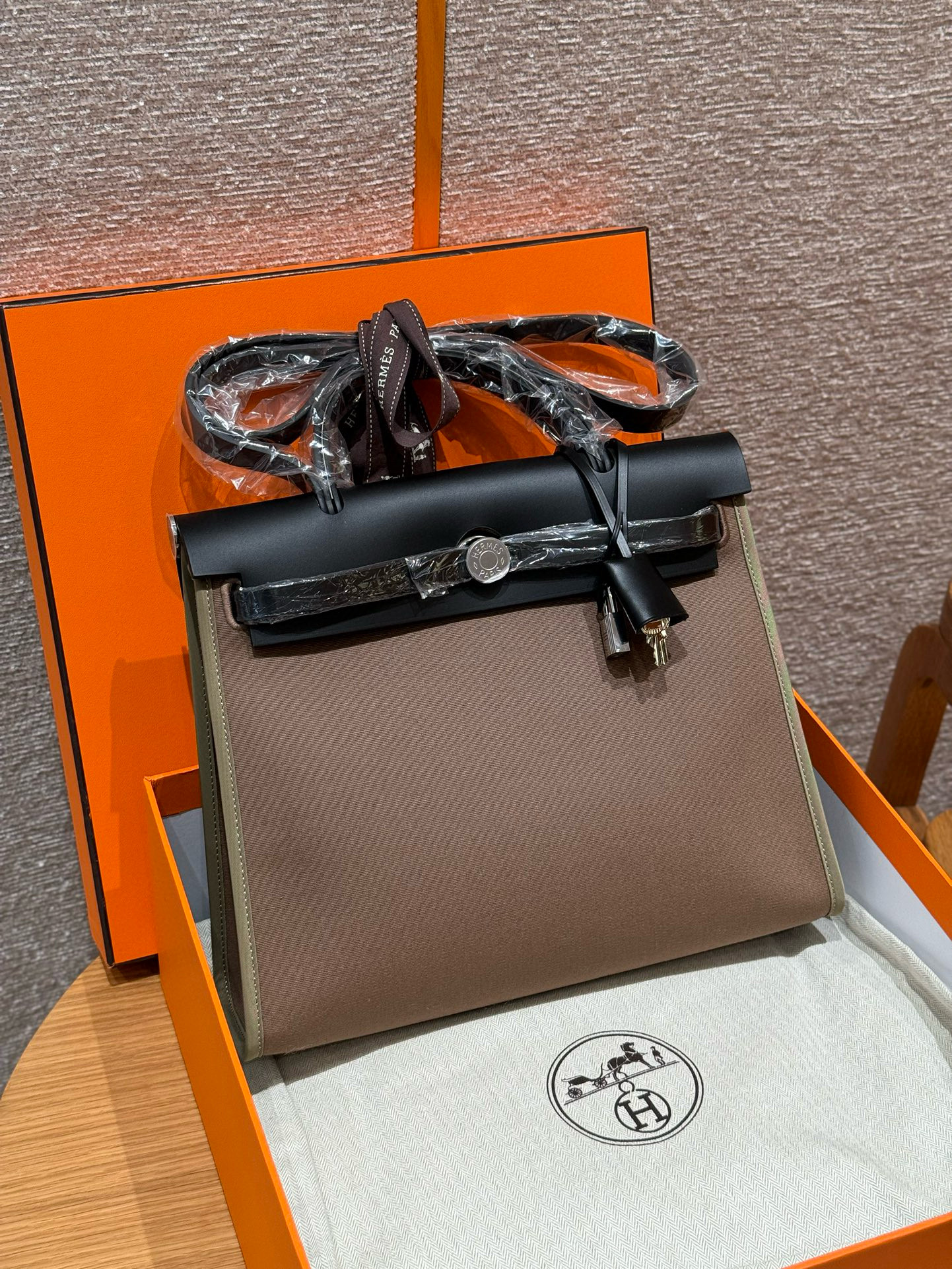 에르메스 Hermes Herbag 31cm canvas and cowhide oundra and noir/silver