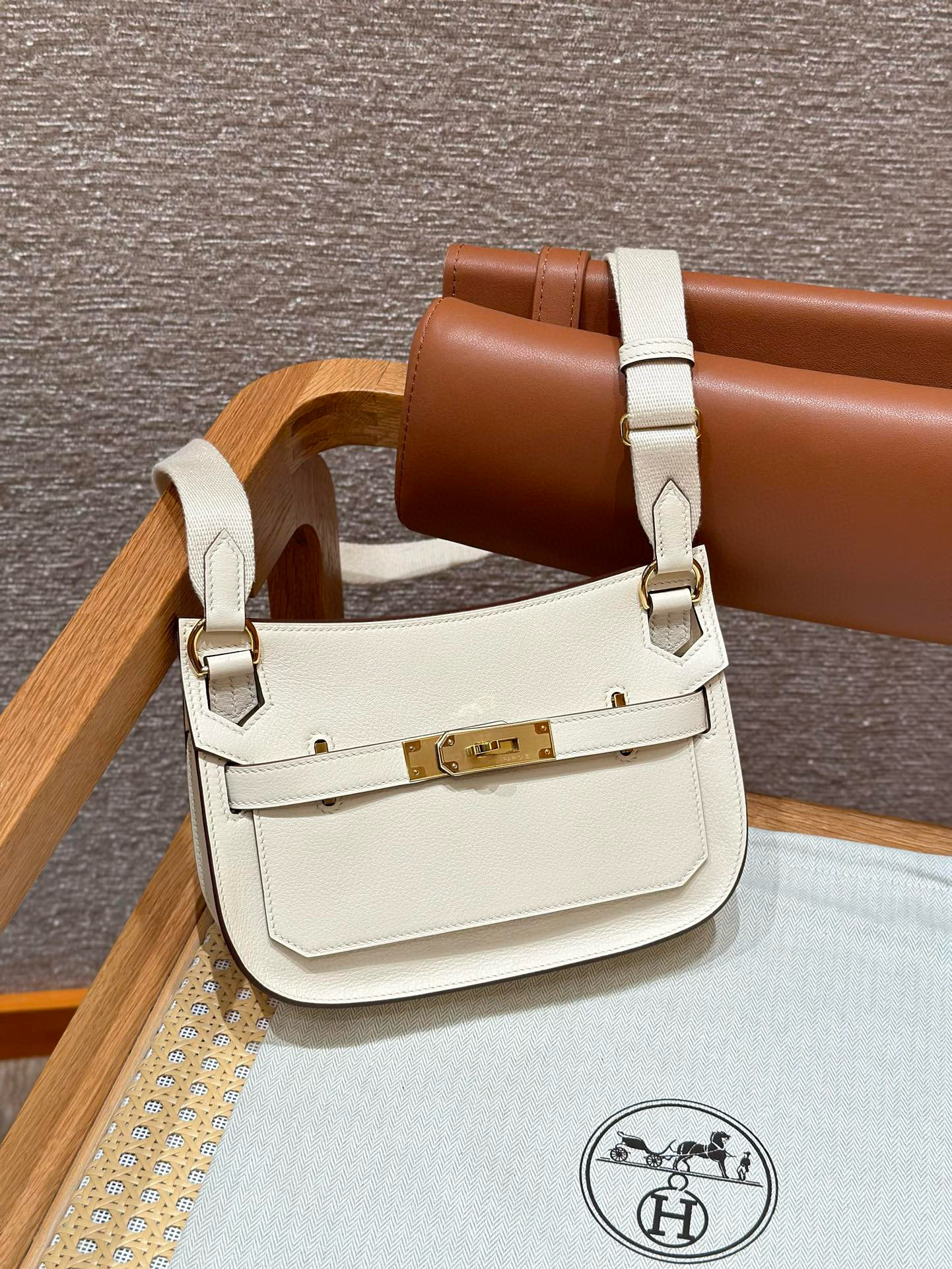 에르메스 Hermes Jypsiere mini 23cm Swift i2 Nata/gold
