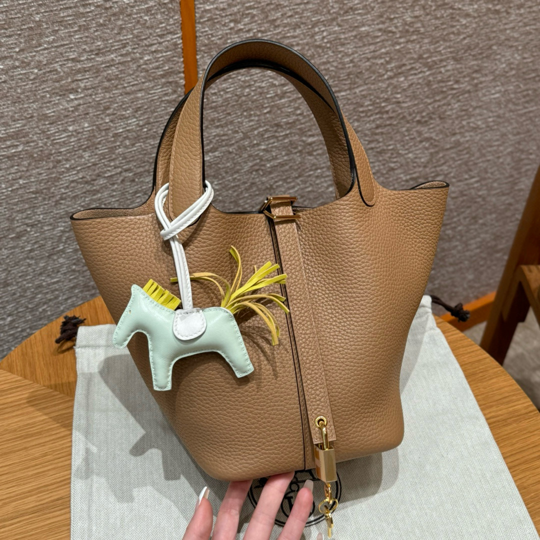에르메스 Hermes Picotin lock 18cm clemence 0M Chai/gold