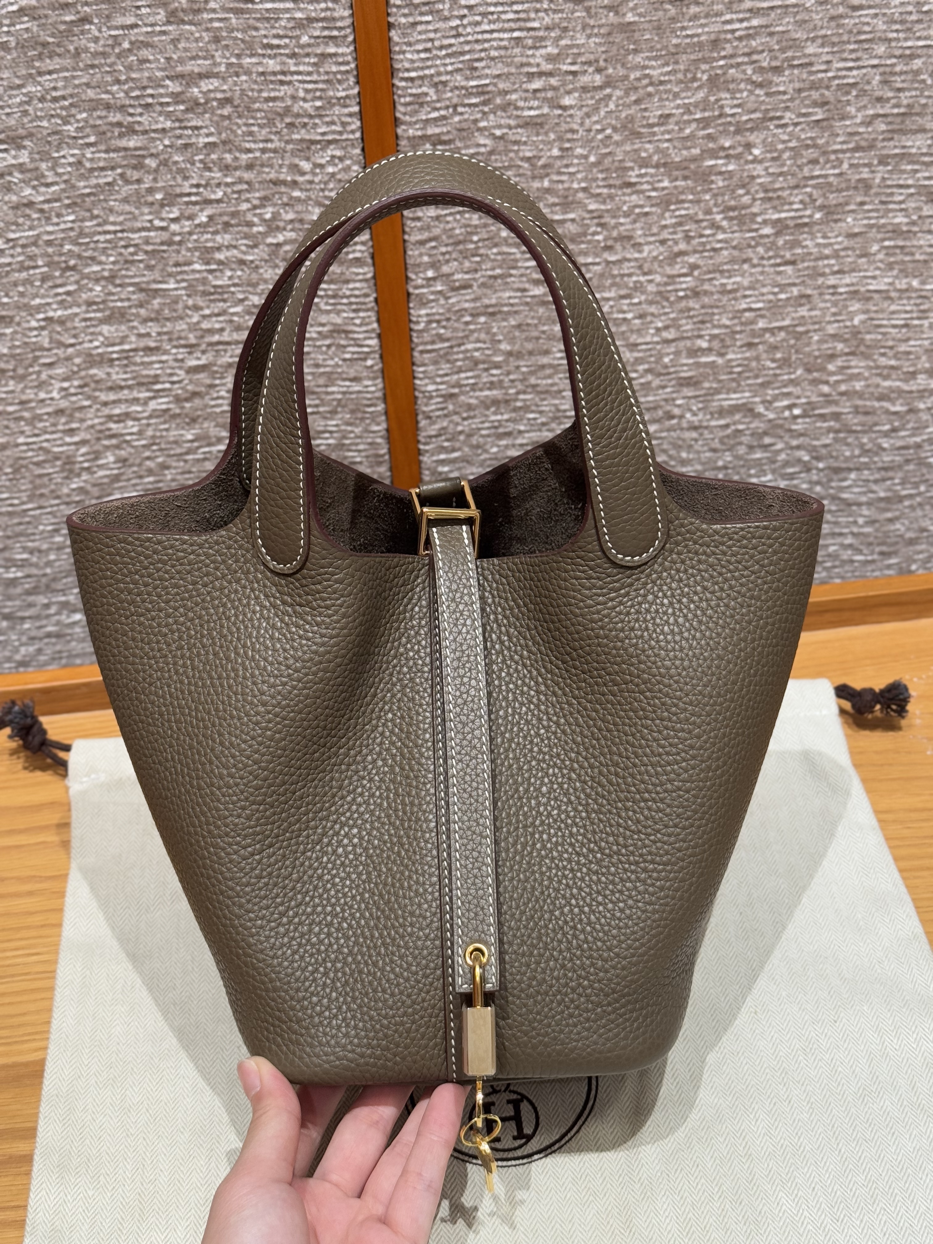에르메스 Hermes Picotin lock 18cm clemence 18 Etoupe/gold