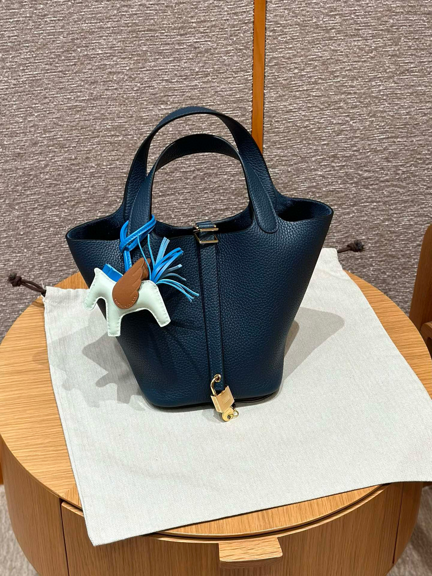 에르메스 Hermes Picotin lock 18cm clemence S4 Deep blue/gold
