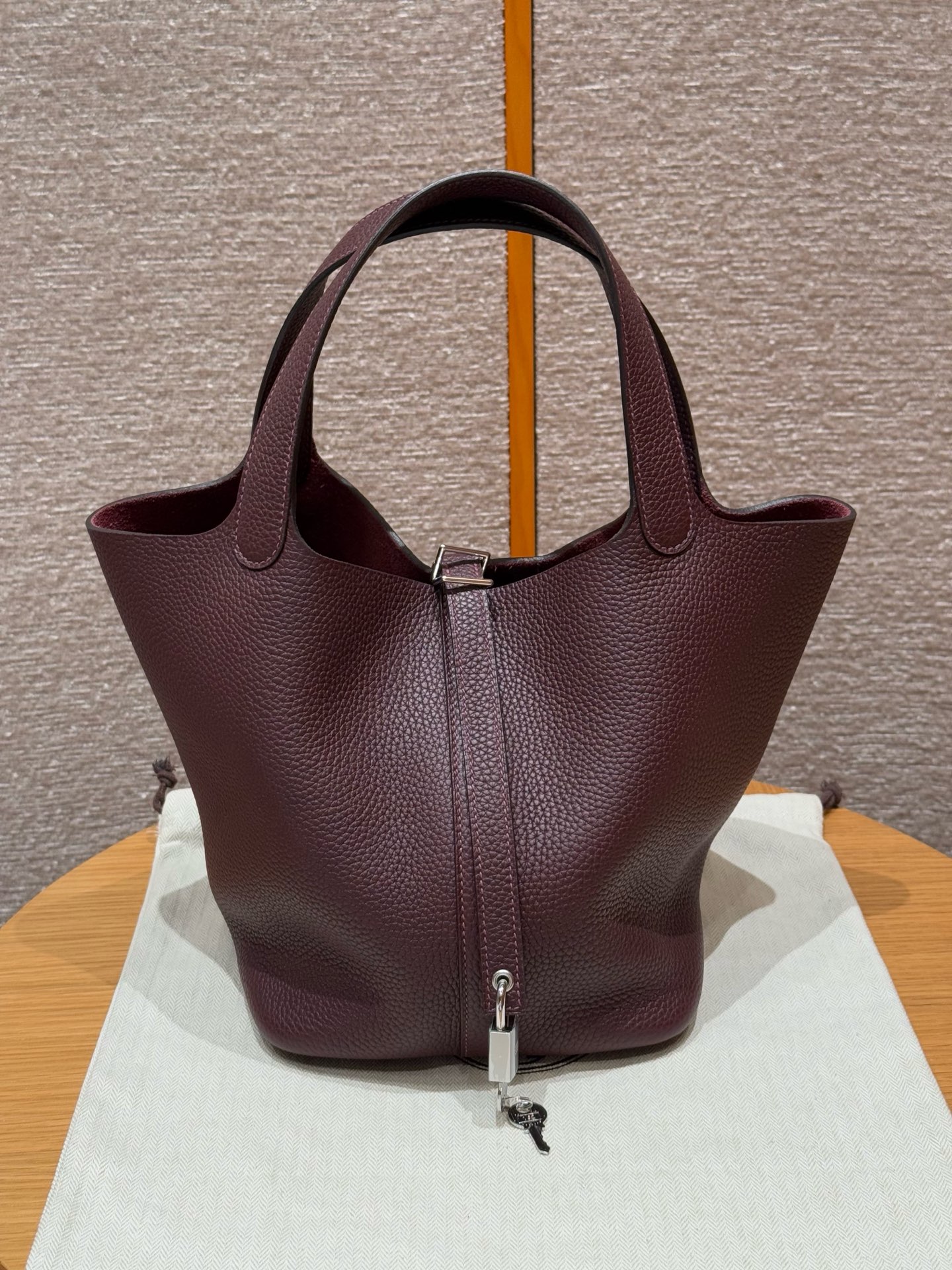 에르메스 Hermes Picotin lock 22cm clemence 0G Rouge seller/silver