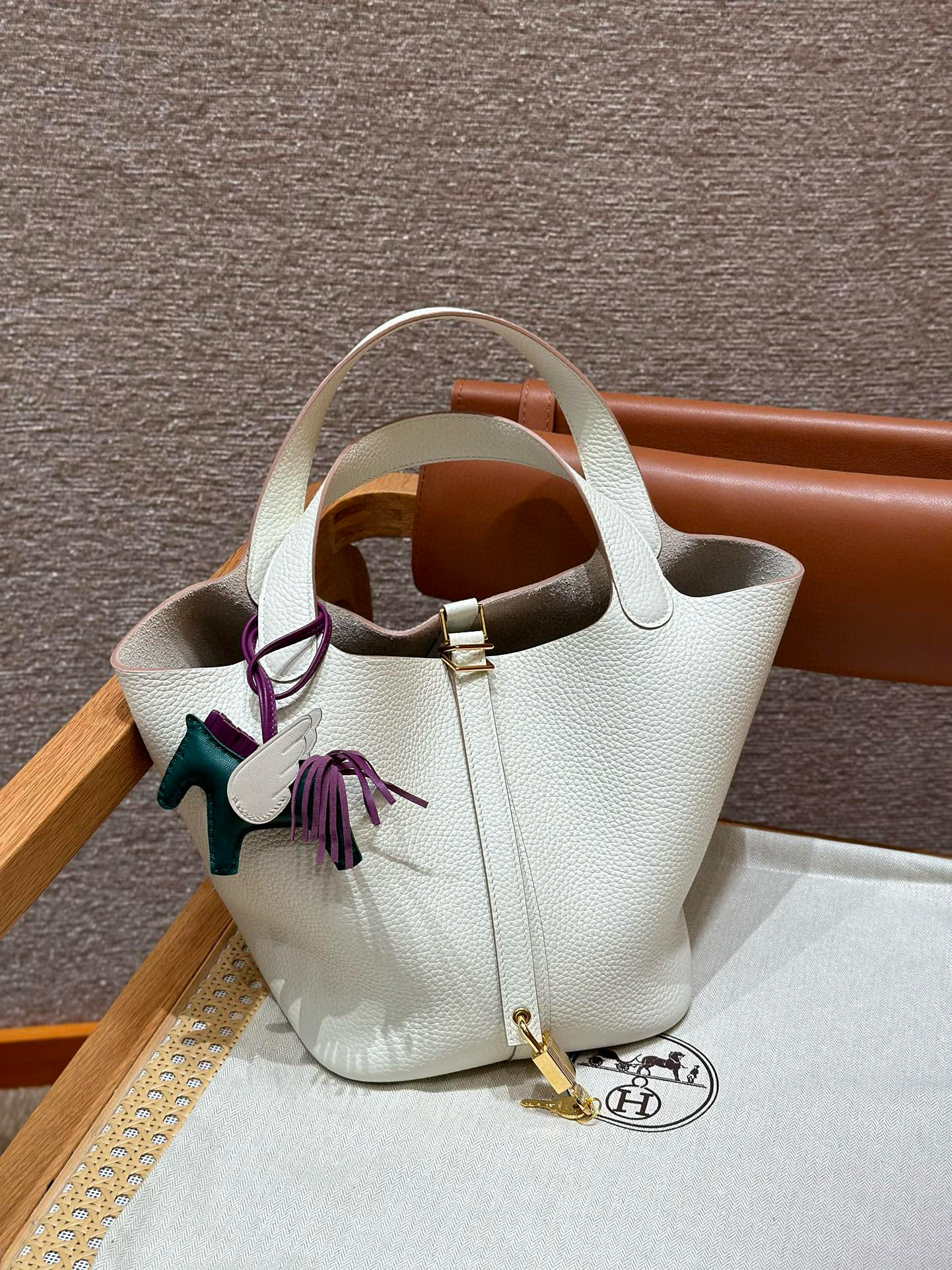 에르메스 Hermes Picotin lock 22cm clemence 0T Mushroom/gold