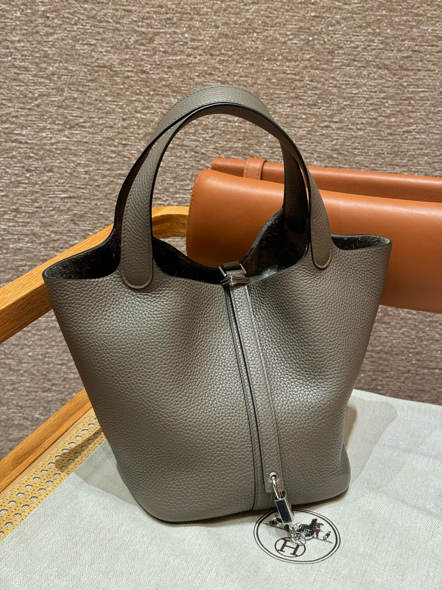 에르메스 Hermes Picotin lock 22cm clemence 8F Gris etain/silver