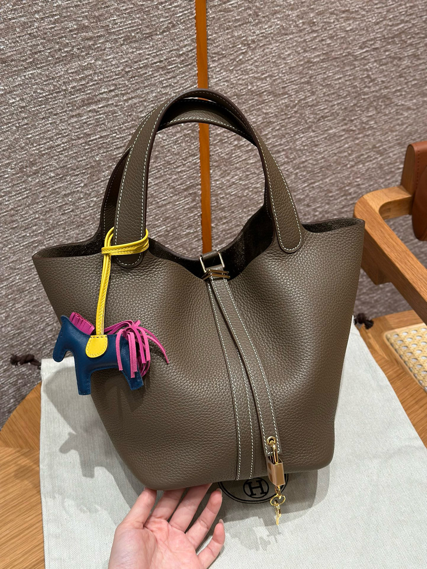 에르메스 Hermes Picotin lock 22cm clemence 18 Etoupe/gold