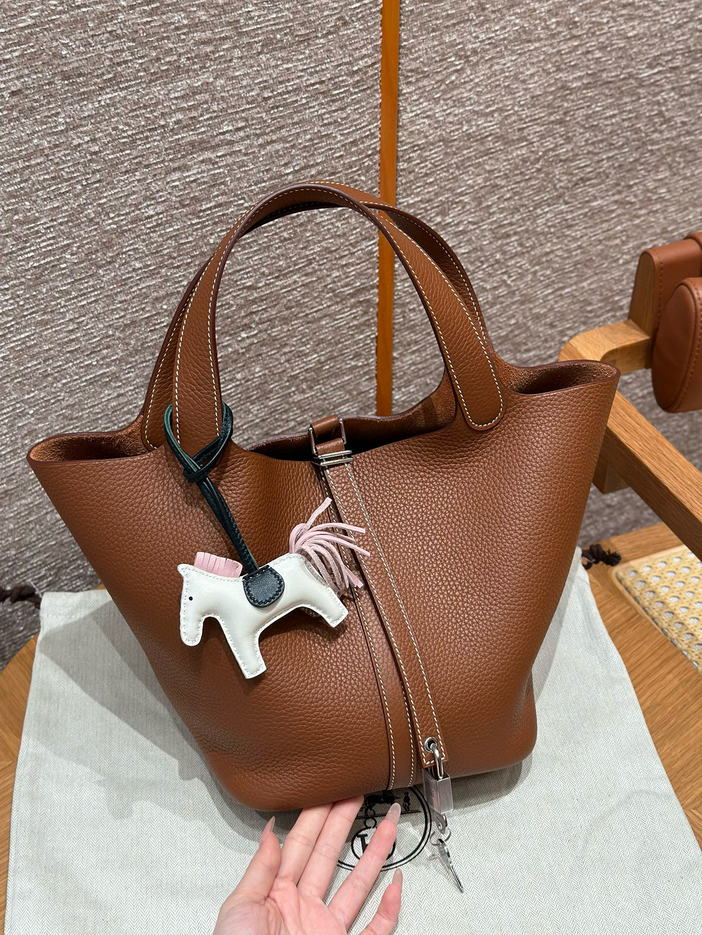 에르메스 Hermes Picotin lock 22cm clemence 37 Gold/silver