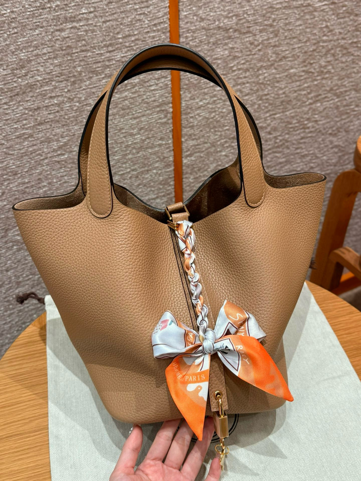 에르메스 Hermes Picotin lock 22cm clemence OM Chai/gold