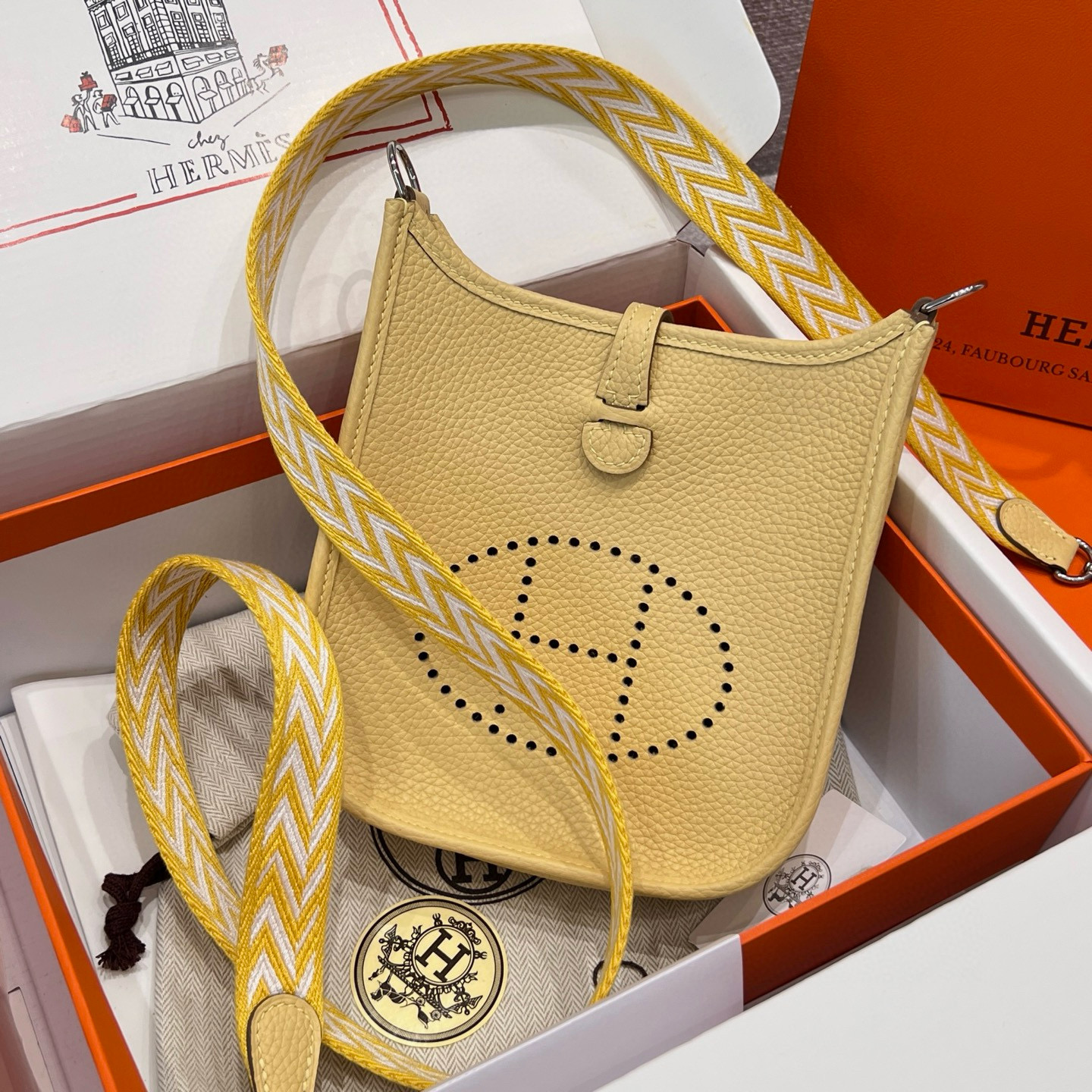 에르메스 Hermes Evelyne 16cm TC 1Z Jaune poussin/silver