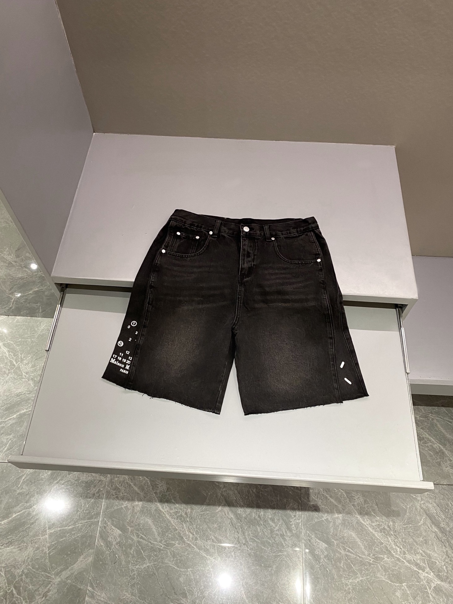 메종 마르지엘라 maison margiela 반바지
