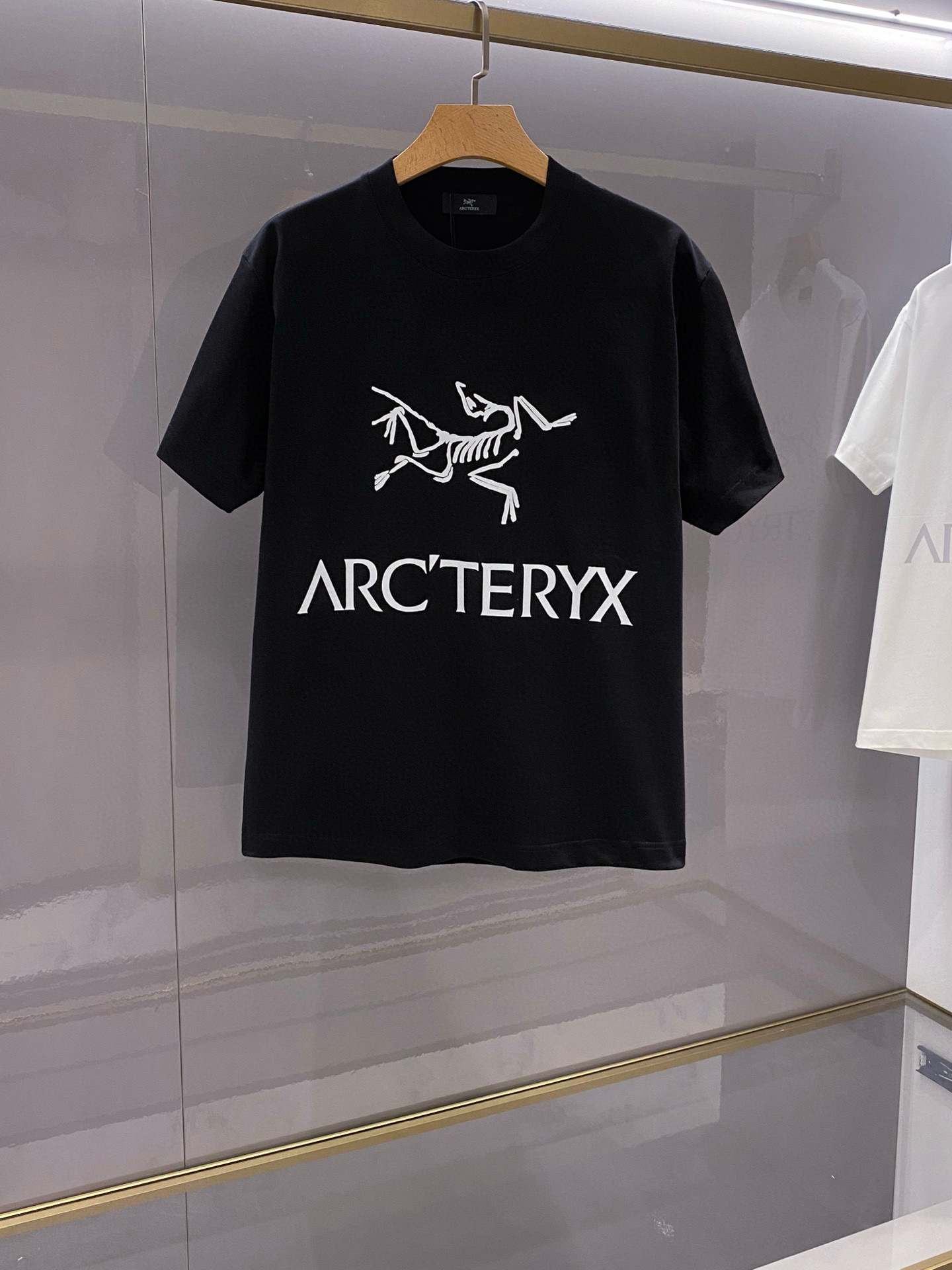 아크테릭스 ARC'TERYX 반팔 티셔츠