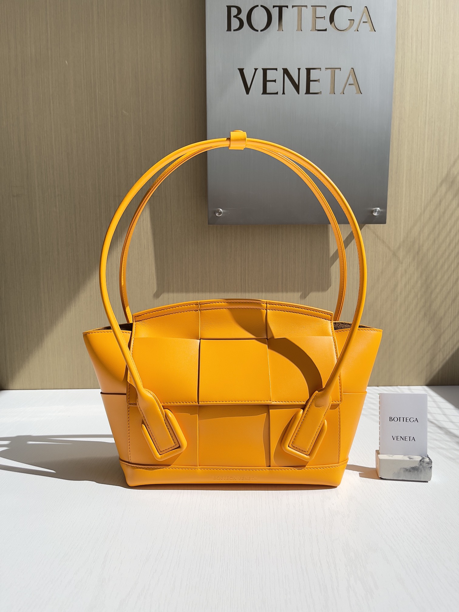 보테가베네타 Bottega Veneta 575943 Arco 33cm