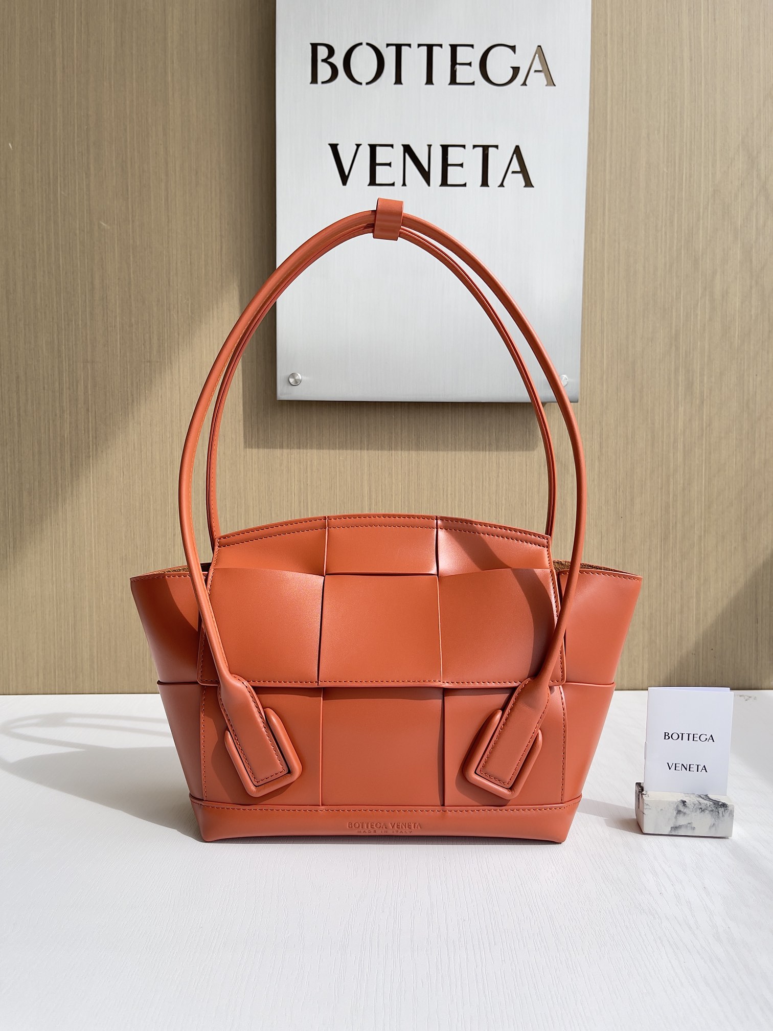 보테가베네타 Bottega Veneta 575943 Arco 33cm