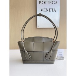 보테가베네타 Bottega Veneta 575943 Arco 숄더백 33cm