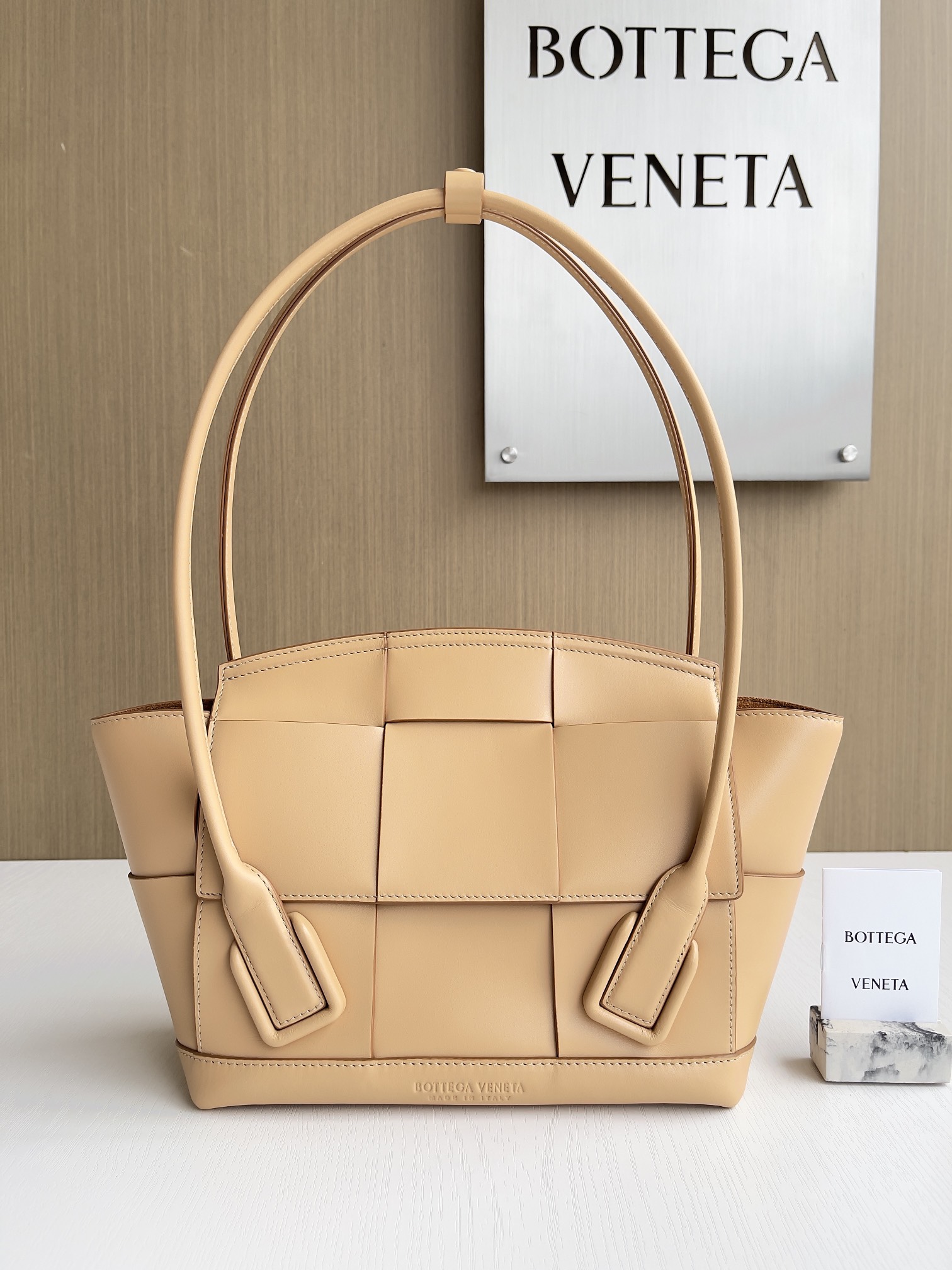보테가베네타 Bottega Veneta 575943 Arco 33cm