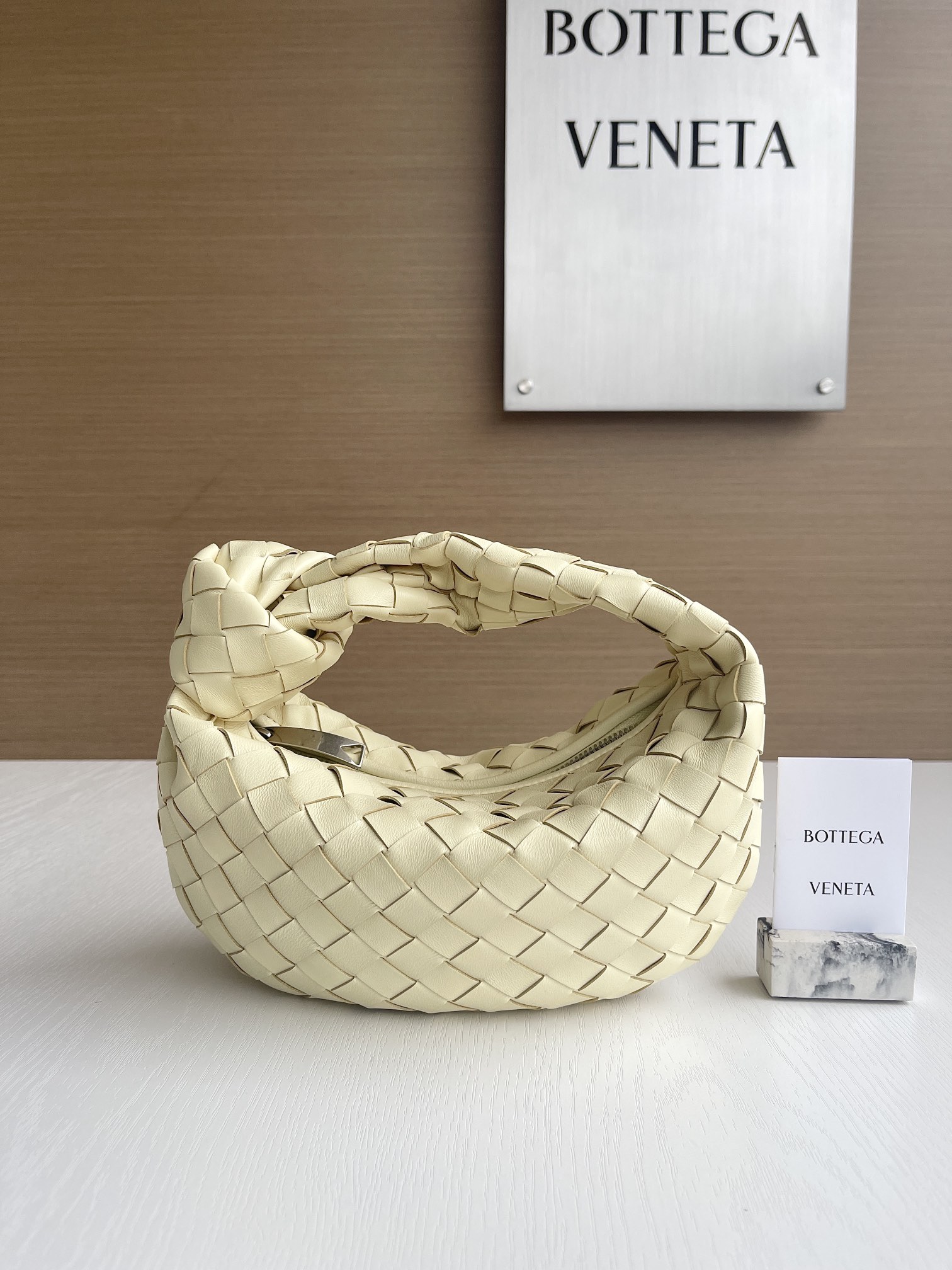 보테가베네타 Bottega Veneta 651876 Jodie 23cm