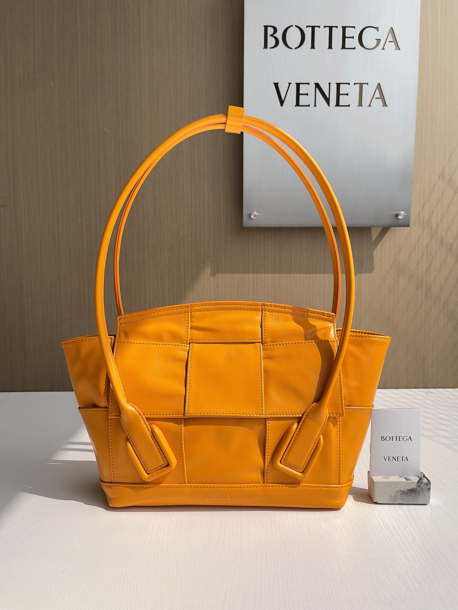 보테가베네타 Bottega Veneta 666874 Arco 23cm