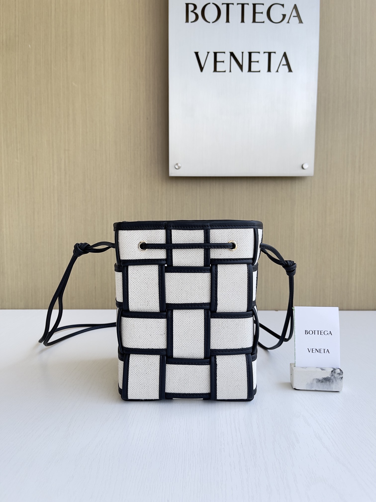 보테가베네타 Bottega Veneta 680218 Cassette W04 18cm