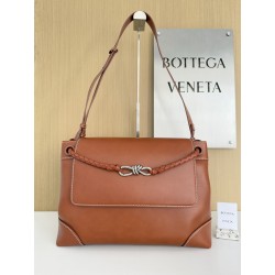 보테가베네타 Bottega Veneta 807715 Andiamo 숄더백 37cm