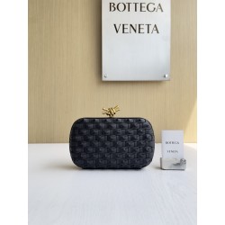 보테가베네타 Bottega Veneta 717622 The Knot 20.5CM