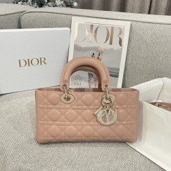 디올 Dior Lady D-Joy bag 미디엄 26cm M0540O