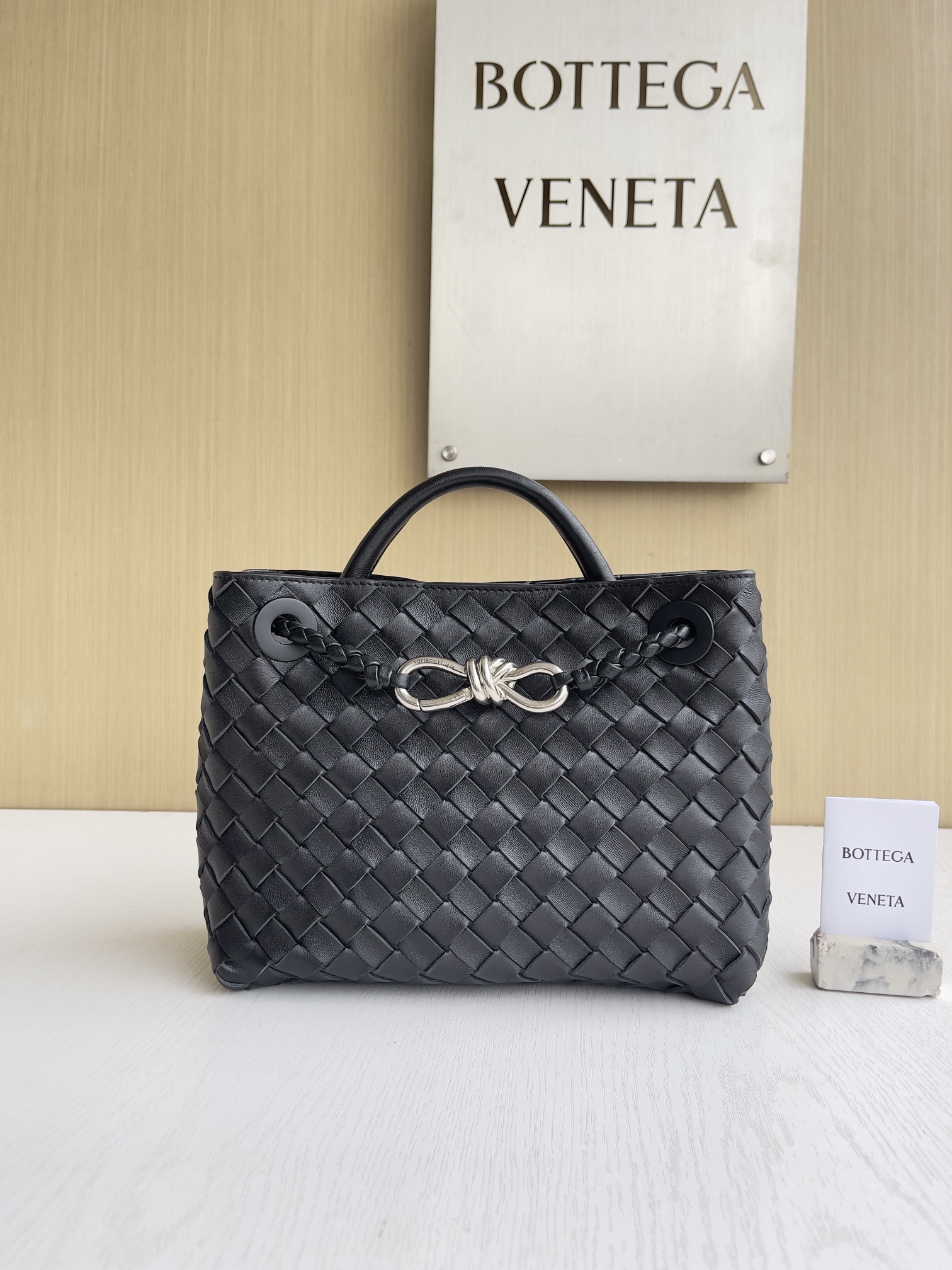 보테가 베네타 Bottega Veneta 743568 Andiamo 28cm