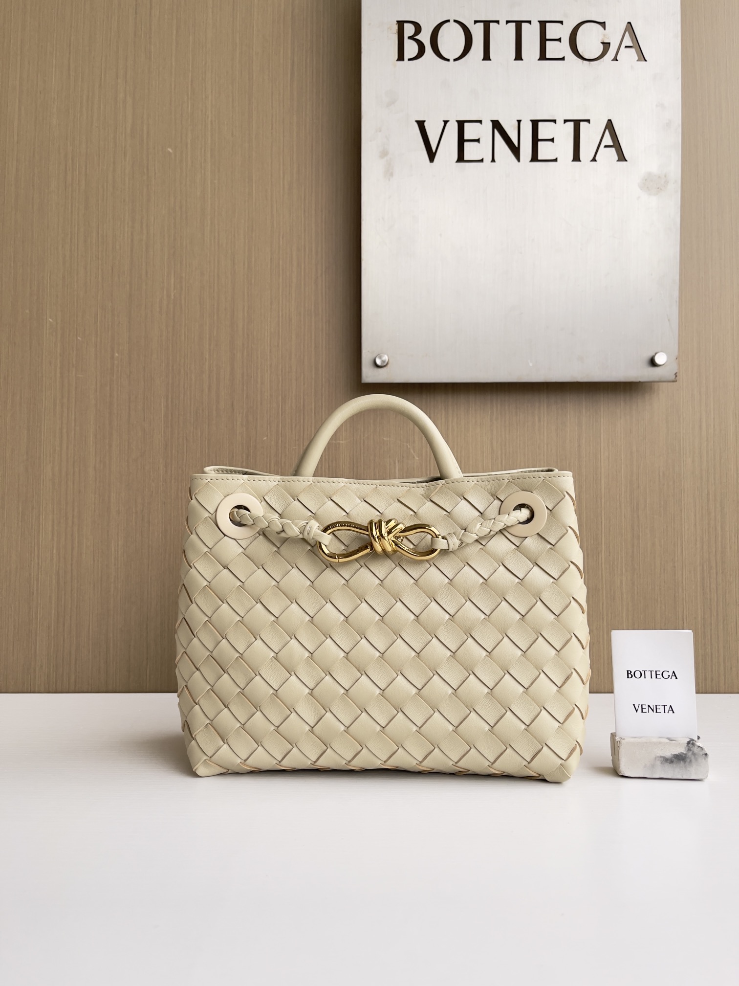 보테가 베네타 Bottega Veneta 743568 Andiamo 25cm