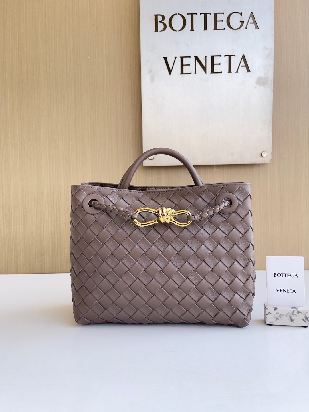 보테가 베네타 Bottega Veneta 743568 Andiamo 28cm