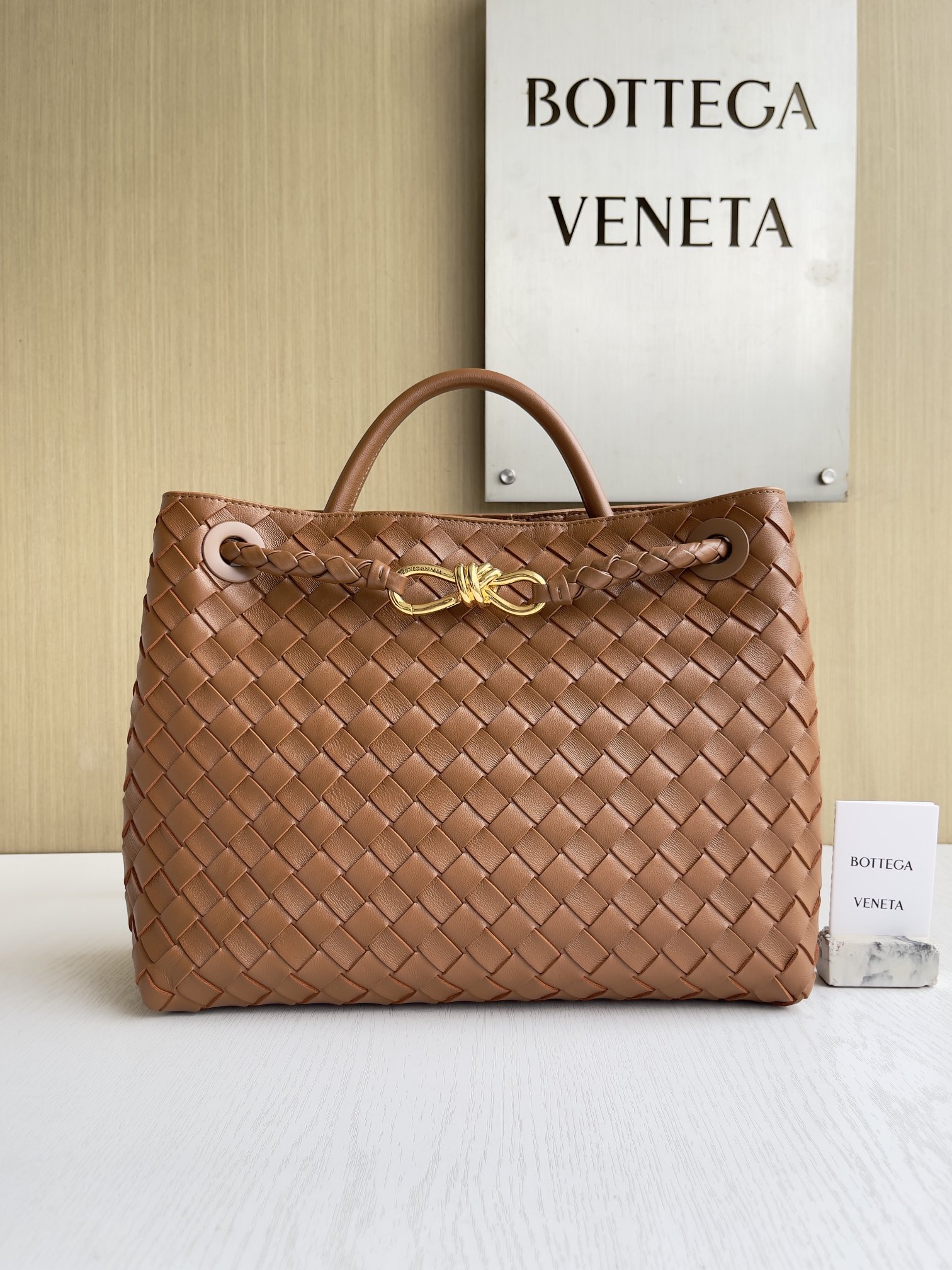 보테가 베네타 Bottega Veneta 743572 Andiamo 34cm