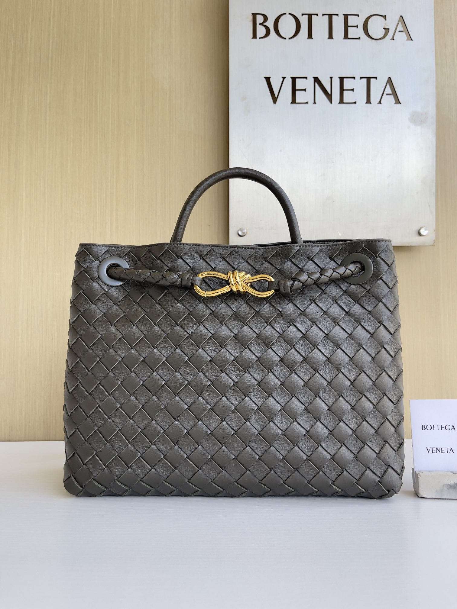 보테가 베네타 Bottega Veneta 743572 Andiamo 34cm