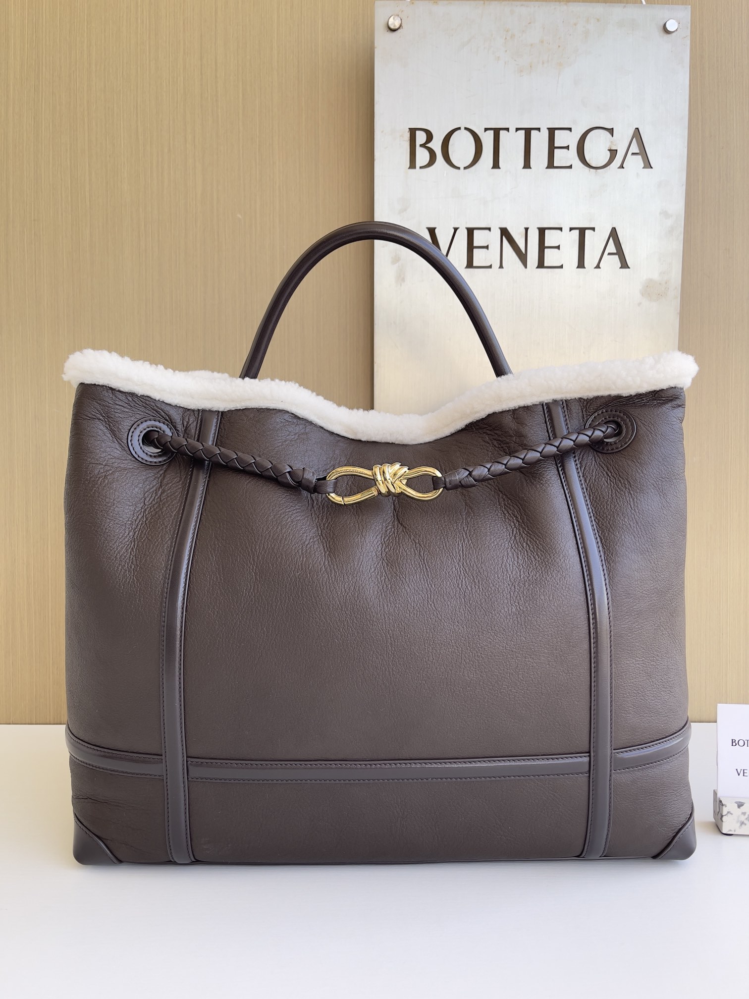 보테가 베네타 Bottega Veneta 743575 Andiamo 45cm