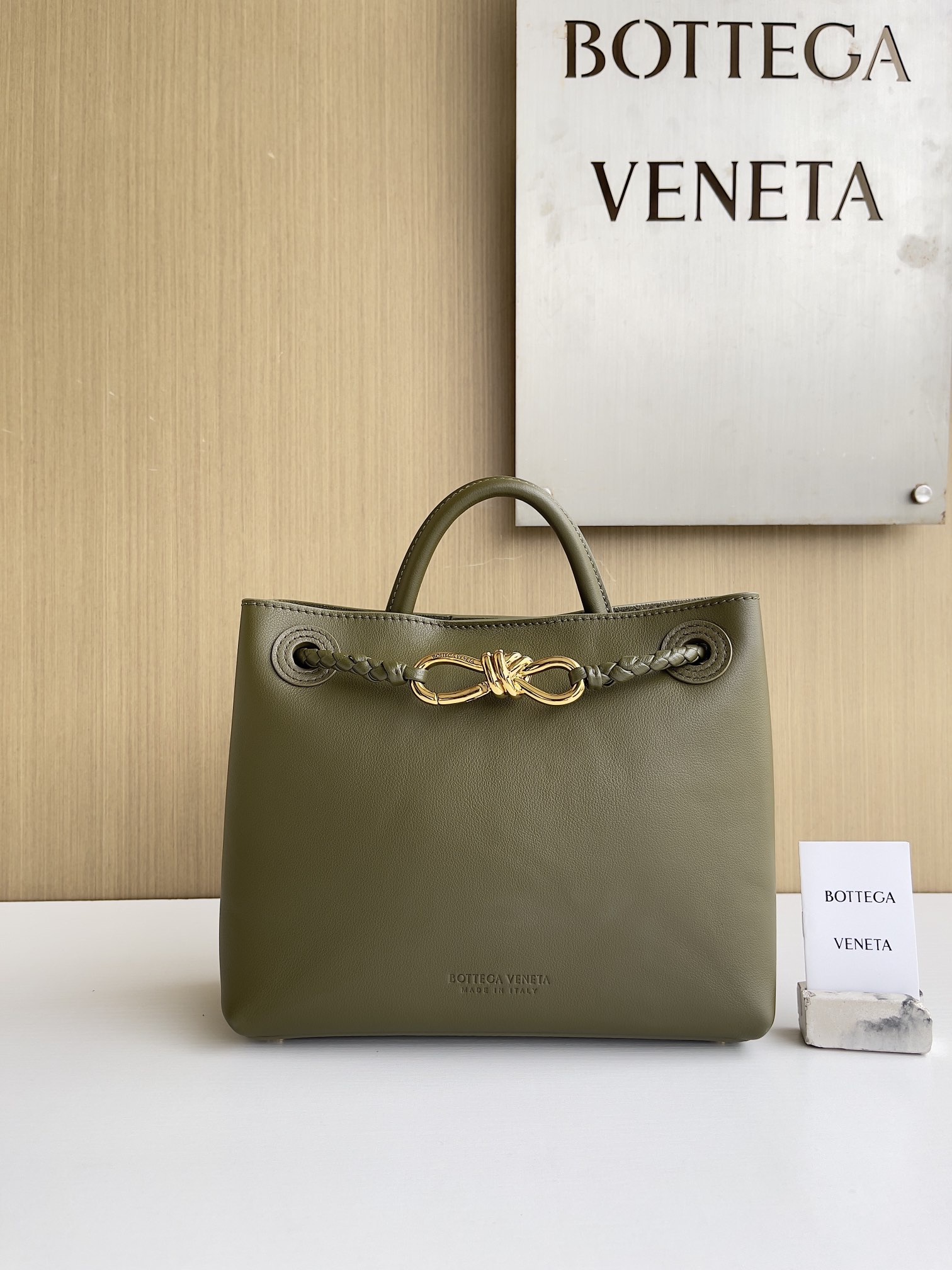 보테가 베네타 Bottega Veneta 810213 Andiamo 28cm