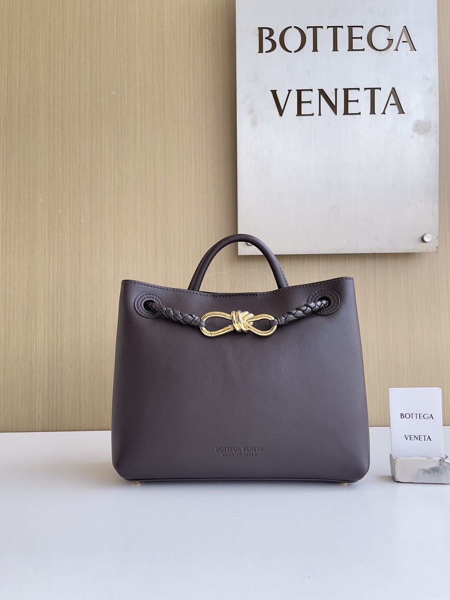 보테가 베네타 Bottega Veneta 810213 Andiamo 28cm