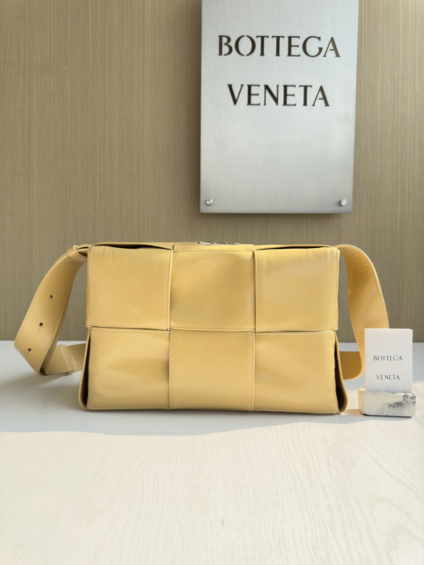 보테가 베네타 Bottega Veneta 731165 Arco Camera Bag 28cm