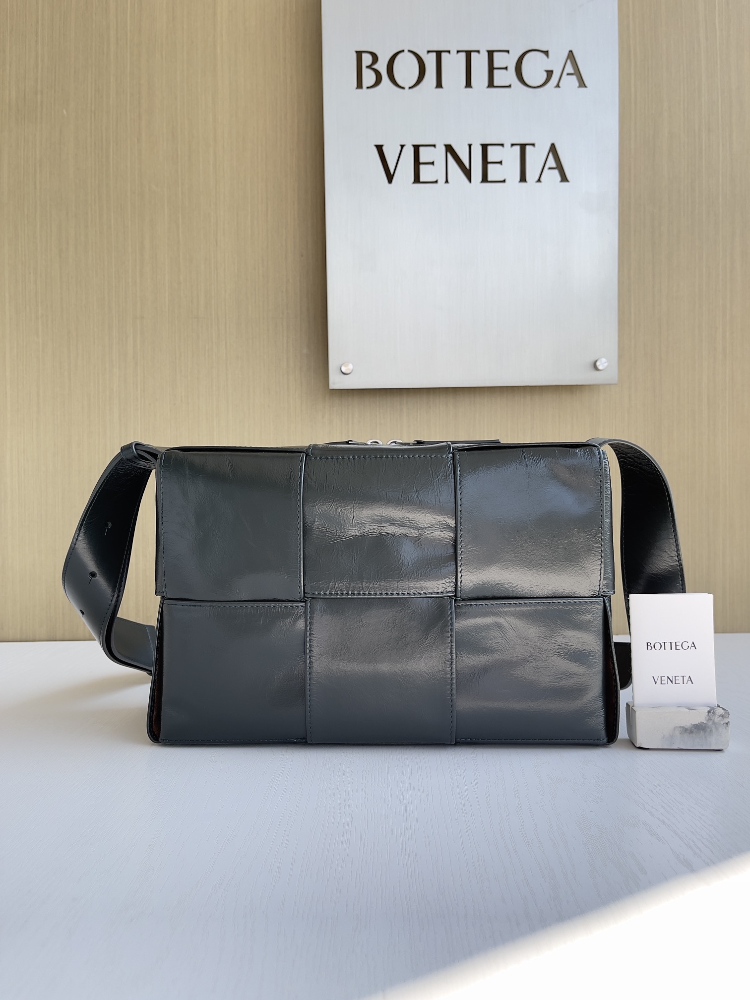 보테가 베네타 Bottega Veneta 731165 Arco Camera Bag 28cm