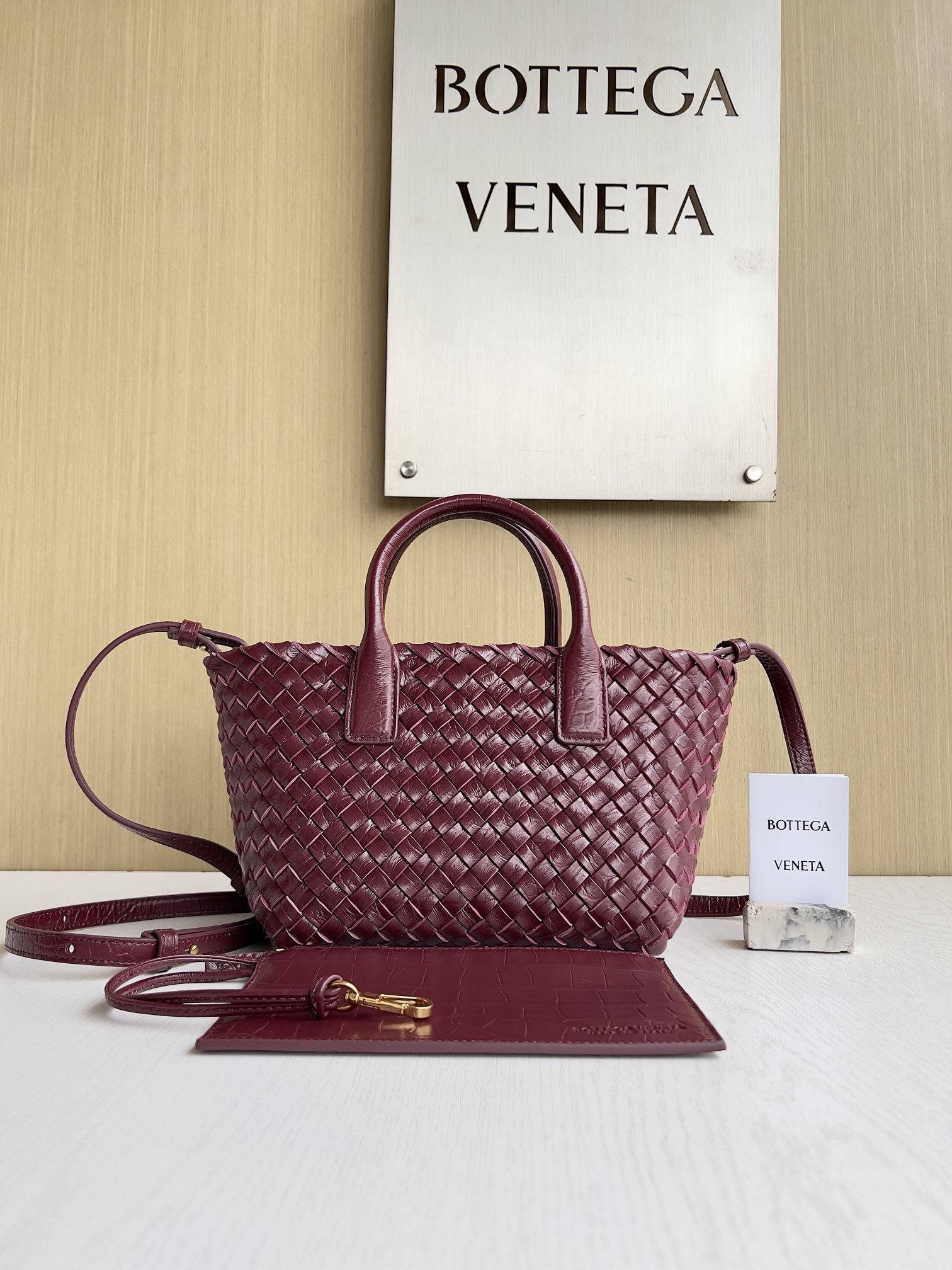 보테가베네타 Bottega Veneta 717712 Cabat 22cm