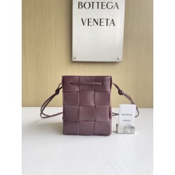 보테가베네타 Bottega Veneta 680218 Leather Cassette Bucket Bag 18cm