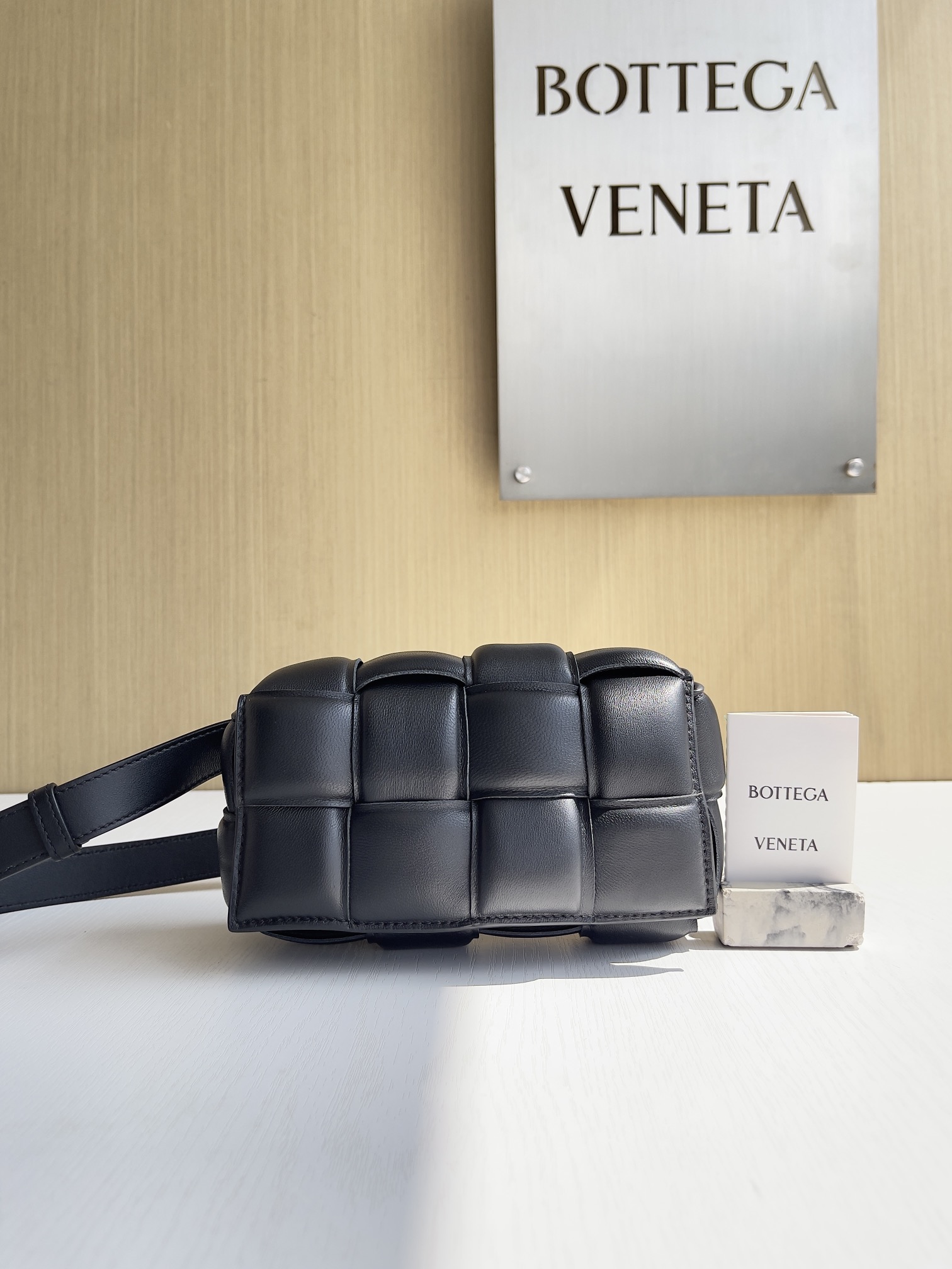 보테가베네타 Bottega Veneta 710075 Padded Cassette 18CM