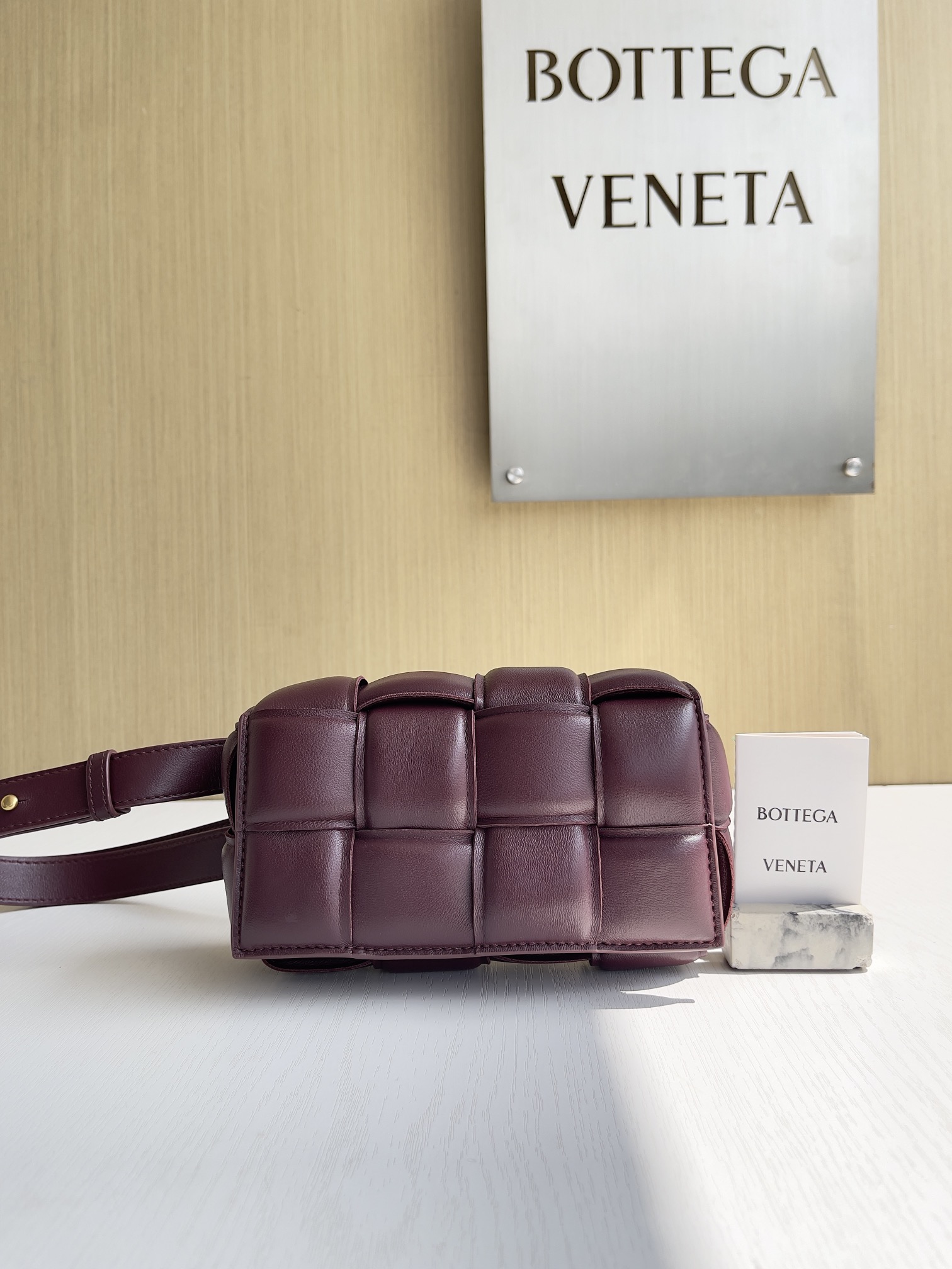 보테가베네타 Bottega Veneta 710075 Padded Cassette 18CM