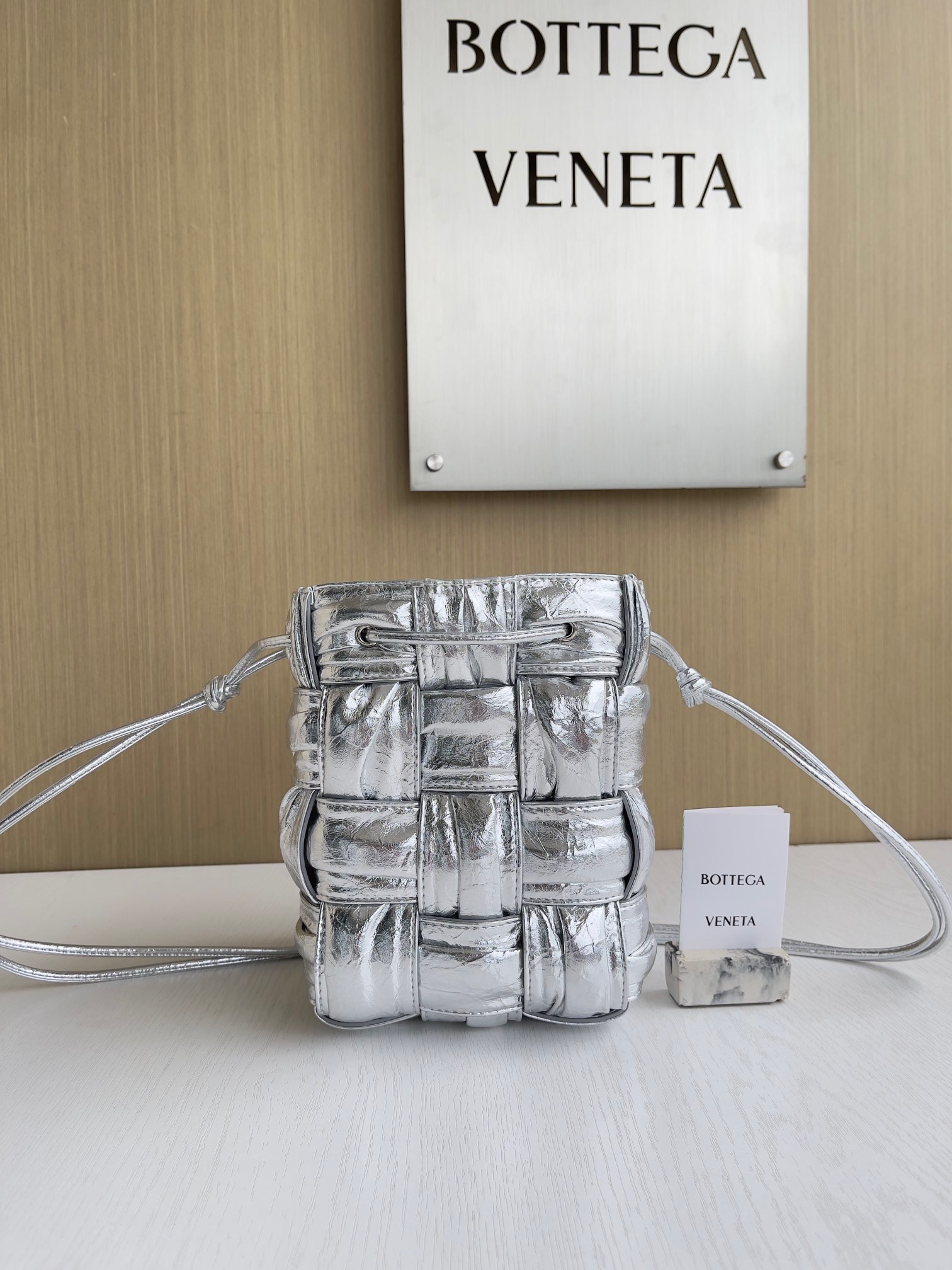 보테가베네타 Bottega Veneta 717187 Cassette 18CM