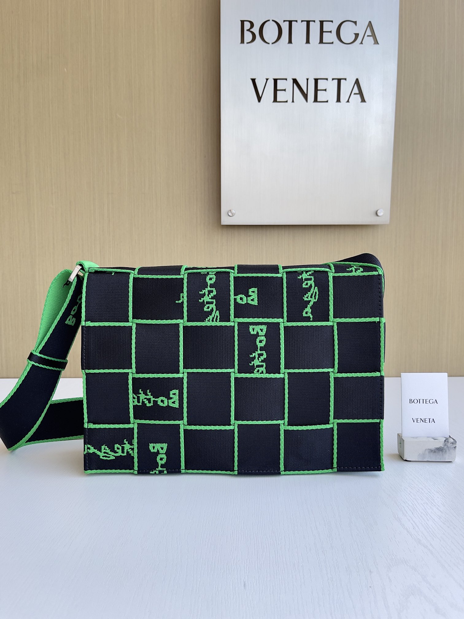 보테가 베네타 Bottega Veneta 680514 Webbing 30CM