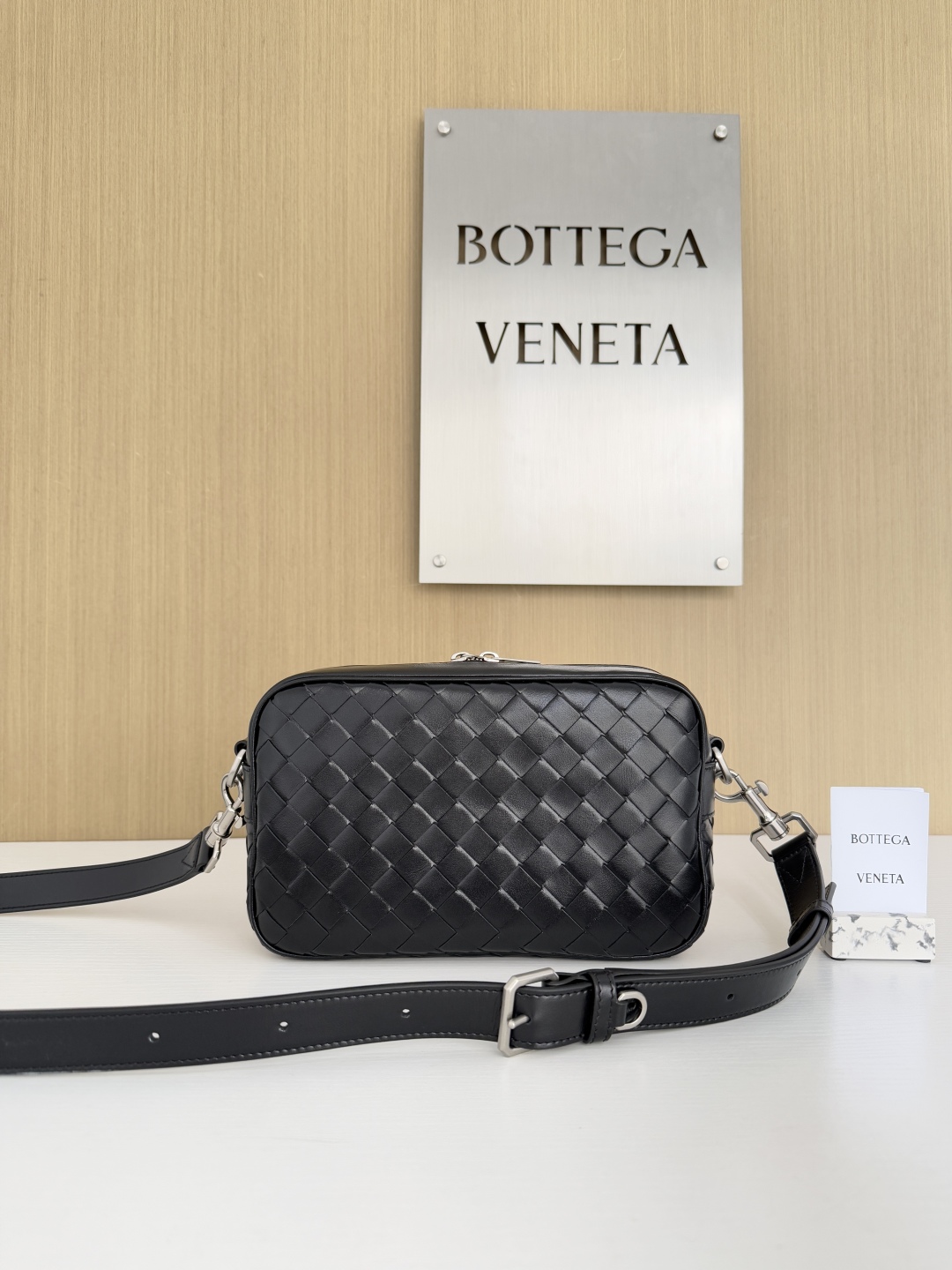 보테가 베네타 Bottega Veneta 755923 Intrecciato Camera Bag 24.5CM