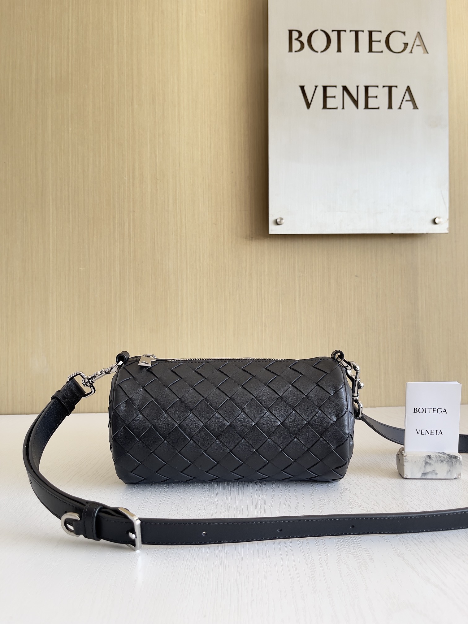 보테가 베네타 Bottega Veneta 777391 Mini Intrecciato Barrel 20.5CM