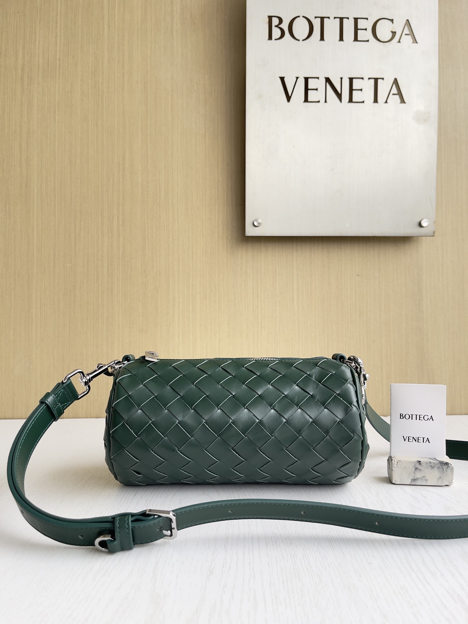 보테가 베네타 Bottega Veneta 777391 Mini Intrecciato Barrel 20.5CM
