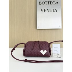 보테가 베네타 Bottega Veneta 794258 Intrecciato Concert Pouch 18.5CM
