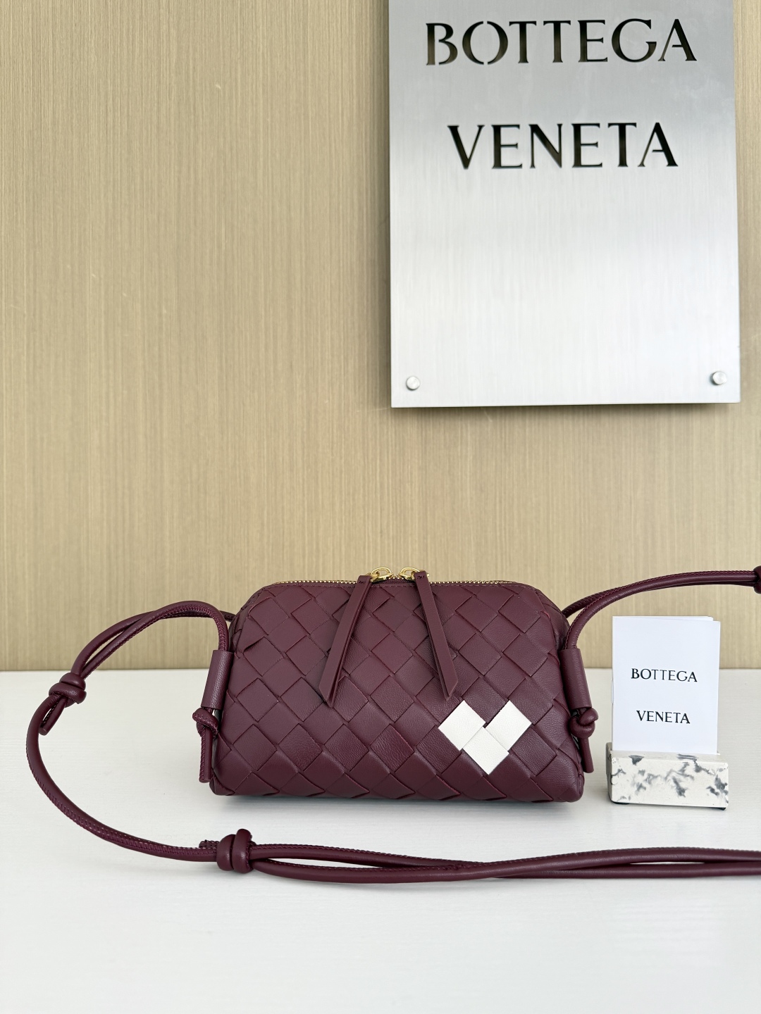 보테가 베네타 Bottega Veneta 794258 Intrecciato Concert Pouch 18.5CM