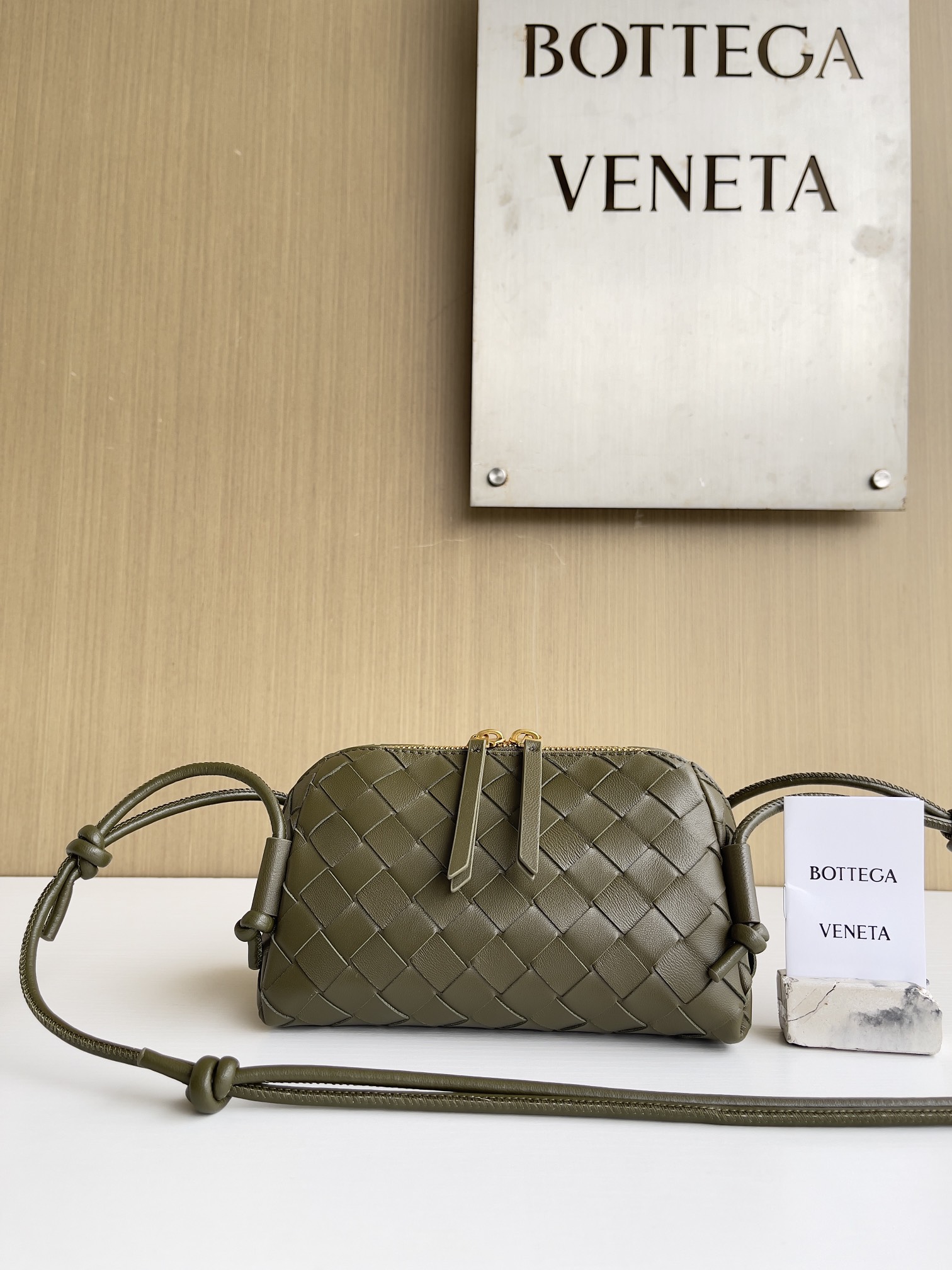 보테가 베네타 Bottega Veneta 794258 Intrecciato Concert Pouch 18.5CM